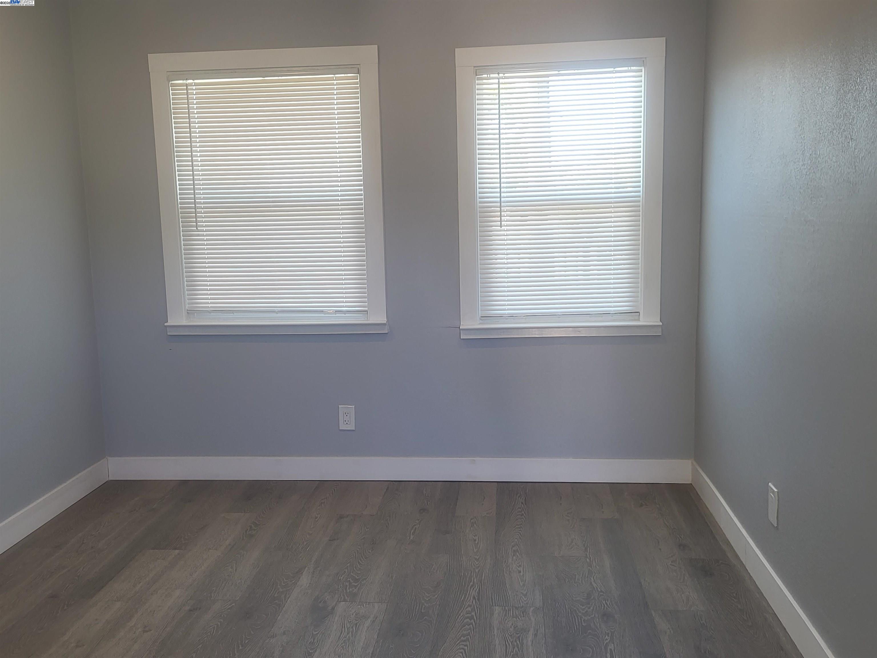 Detail Gallery Image 6 of 19 For 1018 69th Ave, Oakland,  CA 94621 - 3 Beds | 1 Baths