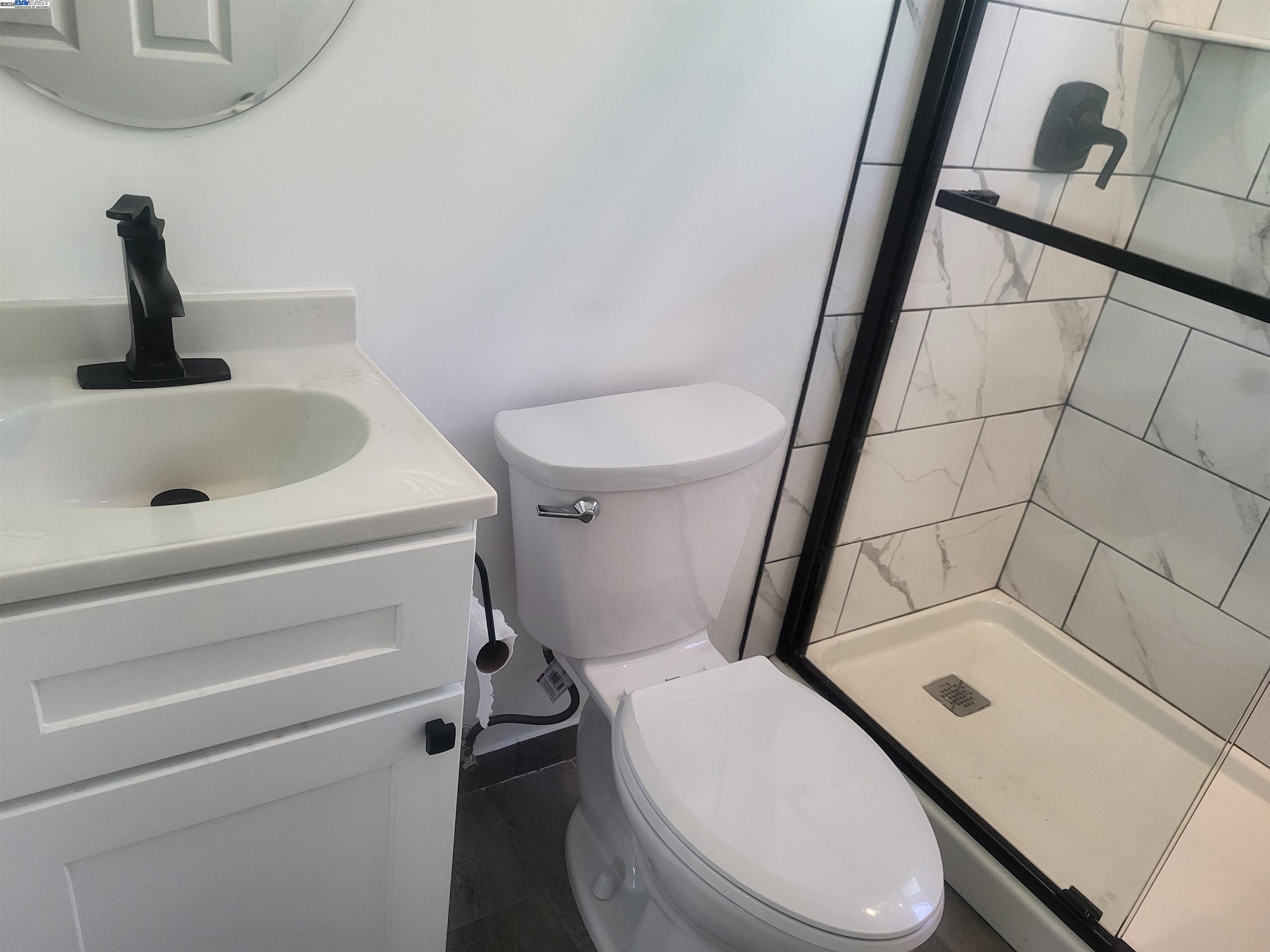 Detail Gallery Image 10 of 19 For 1018 69th Ave, Oakland,  CA 94621 - 3 Beds | 1 Baths