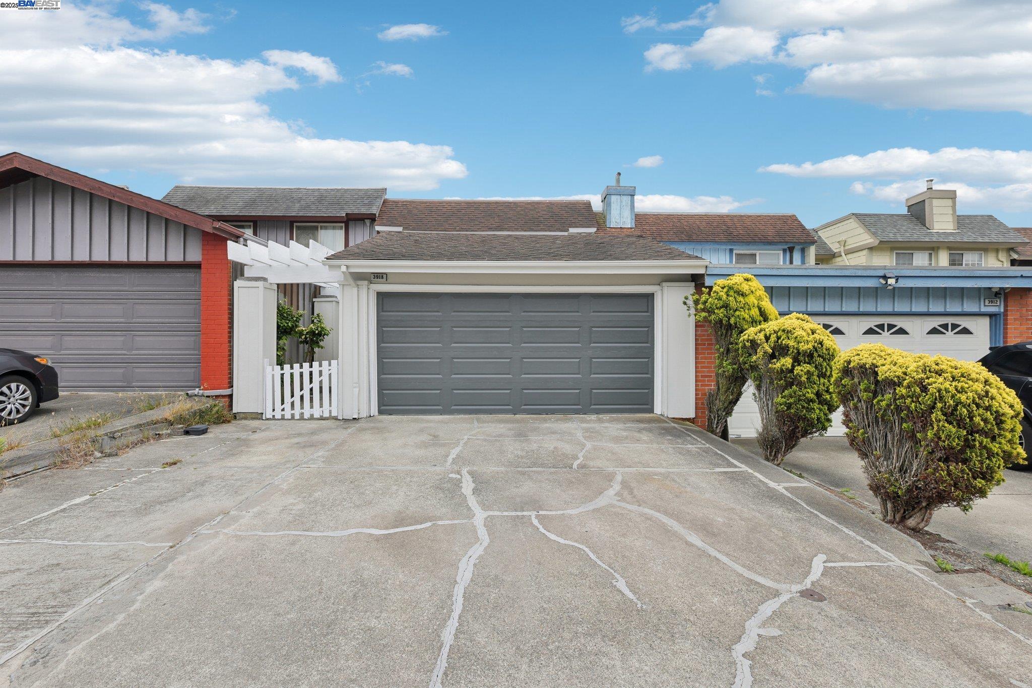Detail Gallery Image 1 of 35 For 3918 Crofton Way, South San Francisco,  CA 94080 - 4 Beds | 2/1 Baths
