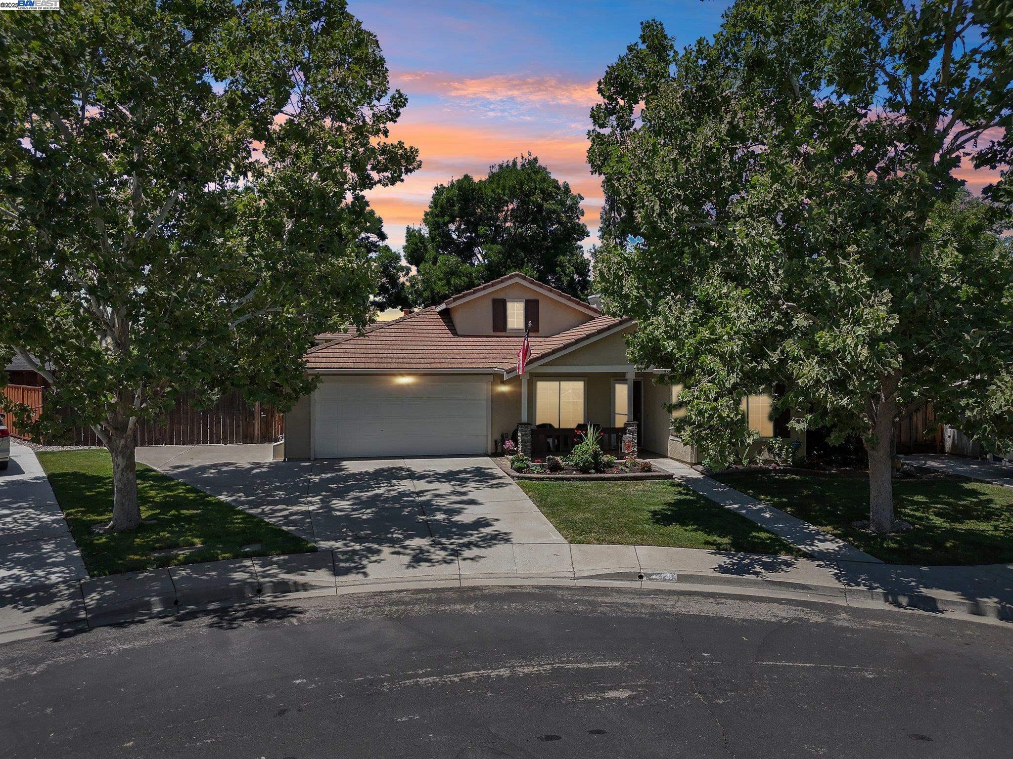Detail Gallery Image 2 of 43 For 1256 Village Green Dr, Livermore,  CA 94551 - 3 Beds | 2 Baths