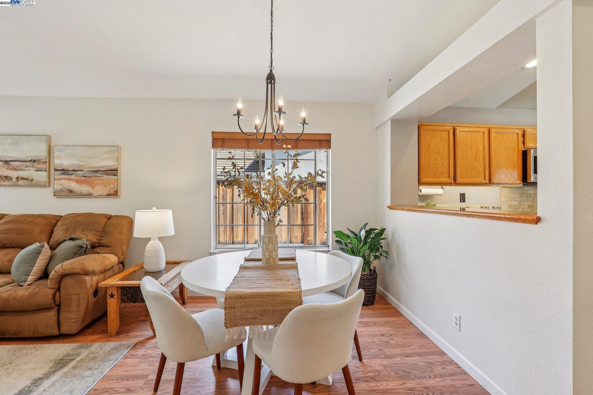 Detail Gallery Image 11 of 43 For 1256 Village Green Dr, Livermore,  CA 94551 - 3 Beds | 2 Baths