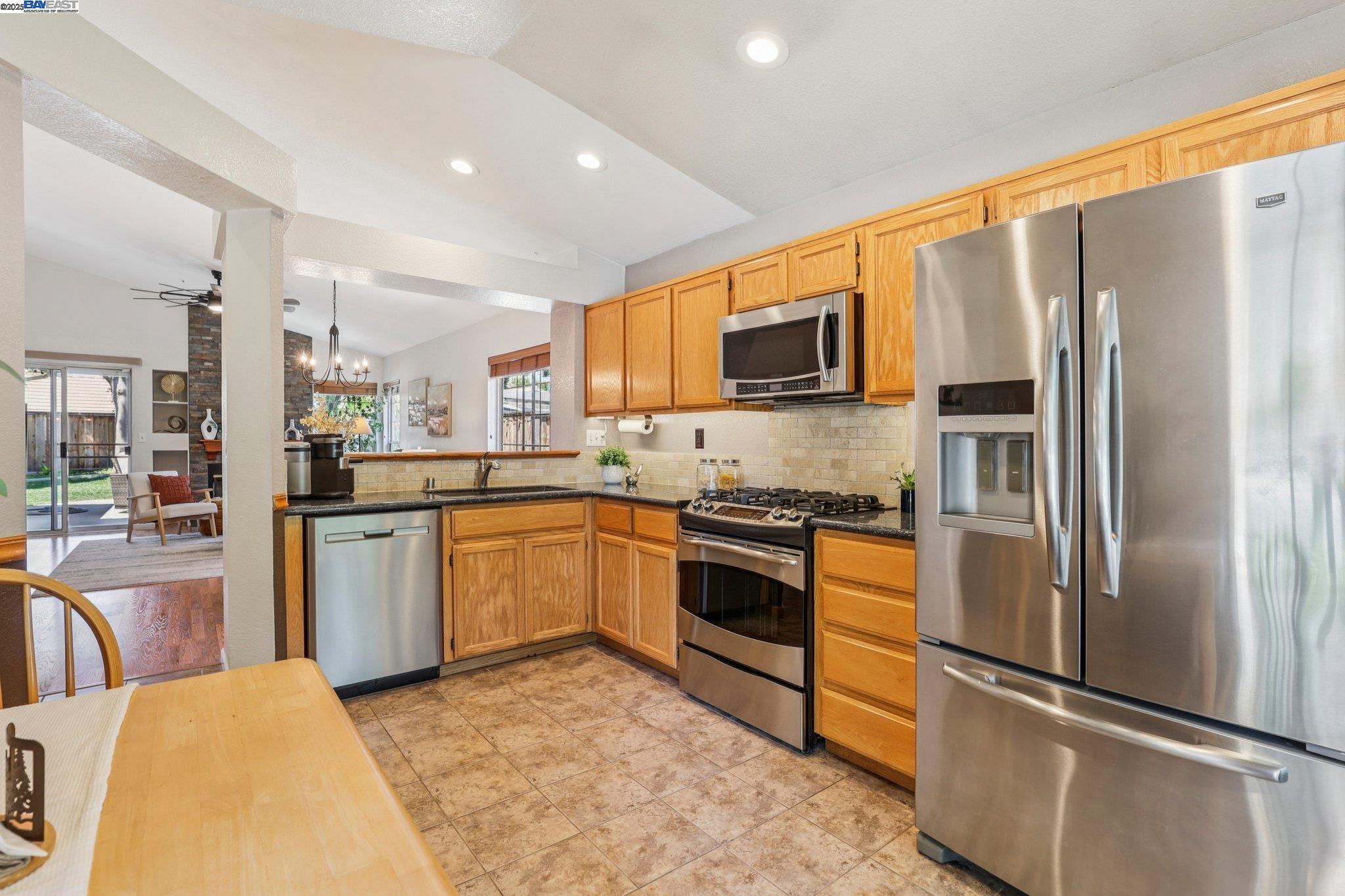 Detail Gallery Image 14 of 43 For 1256 Village Green Dr, Livermore,  CA 94551 - 3 Beds | 2 Baths
