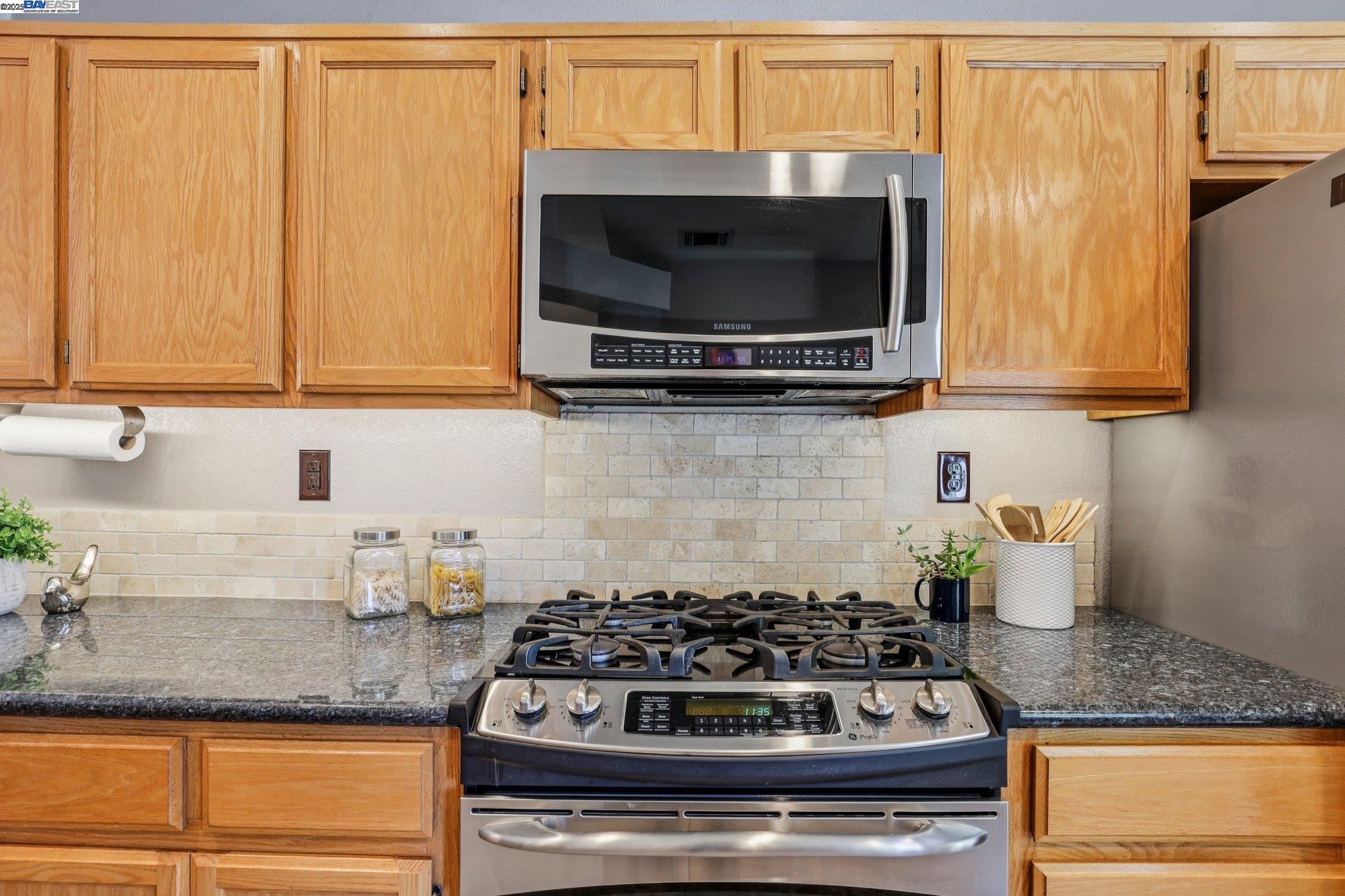 Detail Gallery Image 17 of 43 For 1256 Village Green Dr, Livermore,  CA 94551 - 3 Beds | 2 Baths