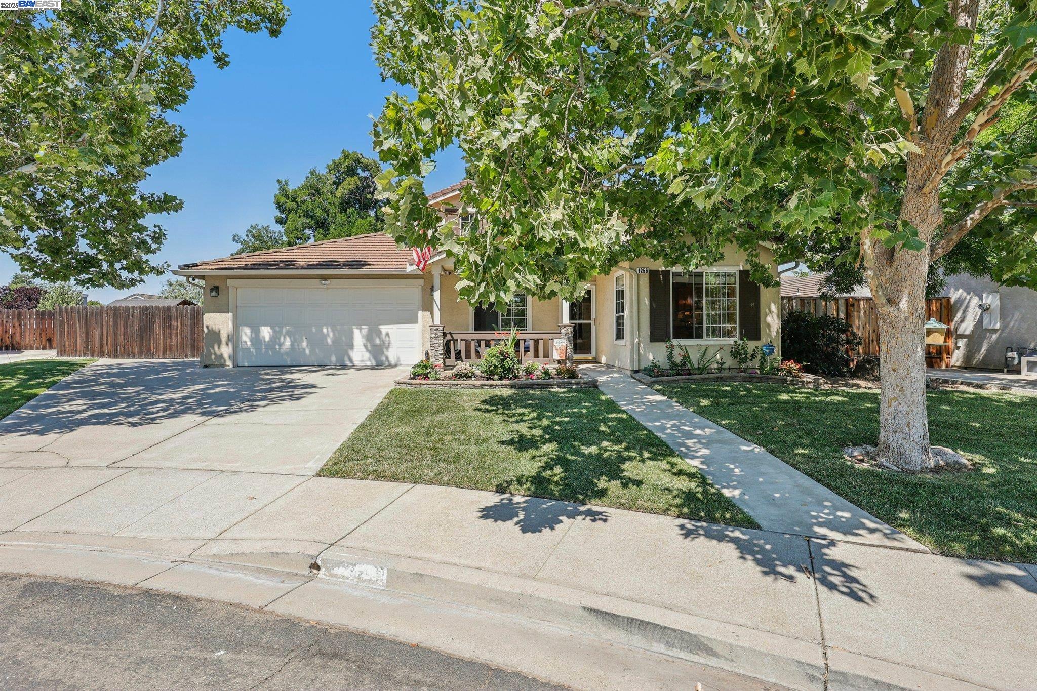 Detail Gallery Image 3 of 43 For 1256 Village Green Dr, Livermore,  CA 94551 - 3 Beds | 2 Baths