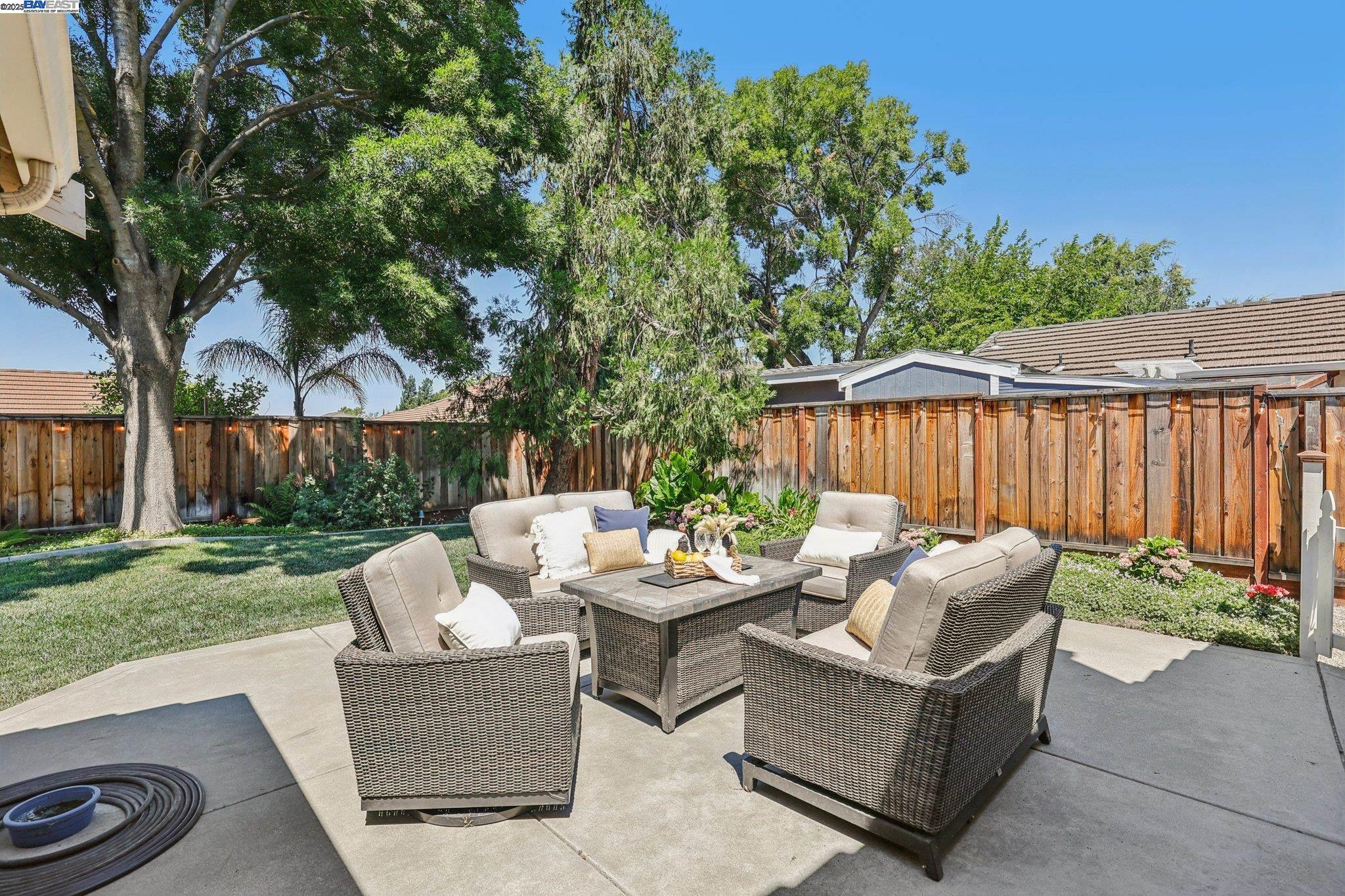 Detail Gallery Image 28 of 43 For 1256 Village Green Dr, Livermore,  CA 94551 - 3 Beds | 2 Baths