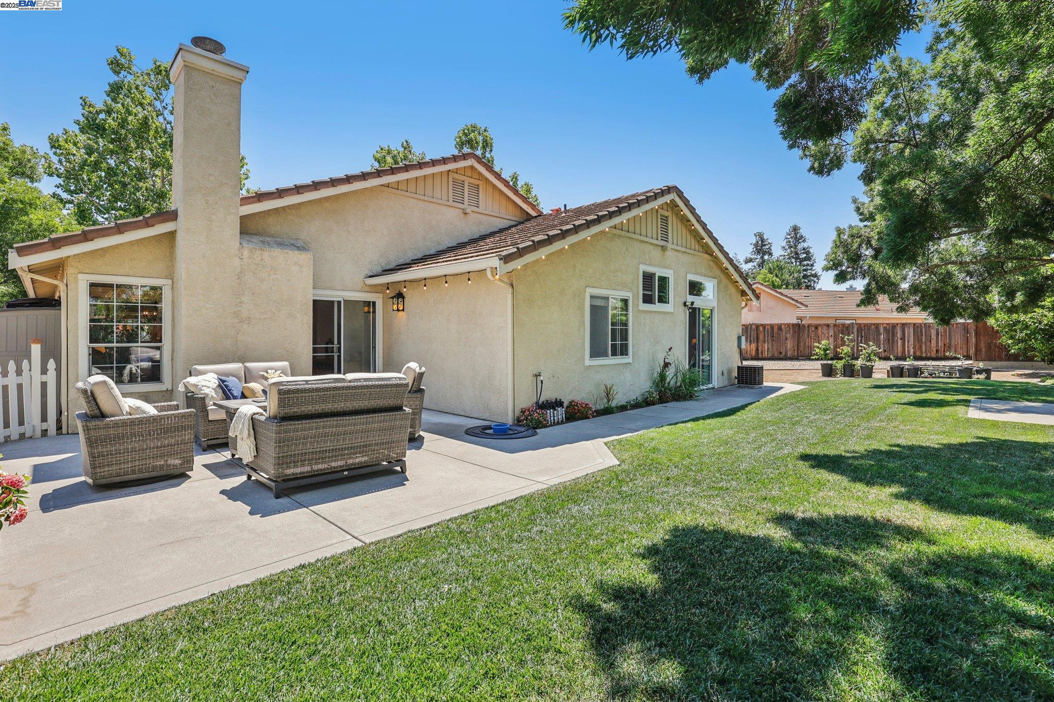 Detail Gallery Image 31 of 43 For 1256 Village Green Dr, Livermore,  CA 94551 - 3 Beds | 2 Baths
