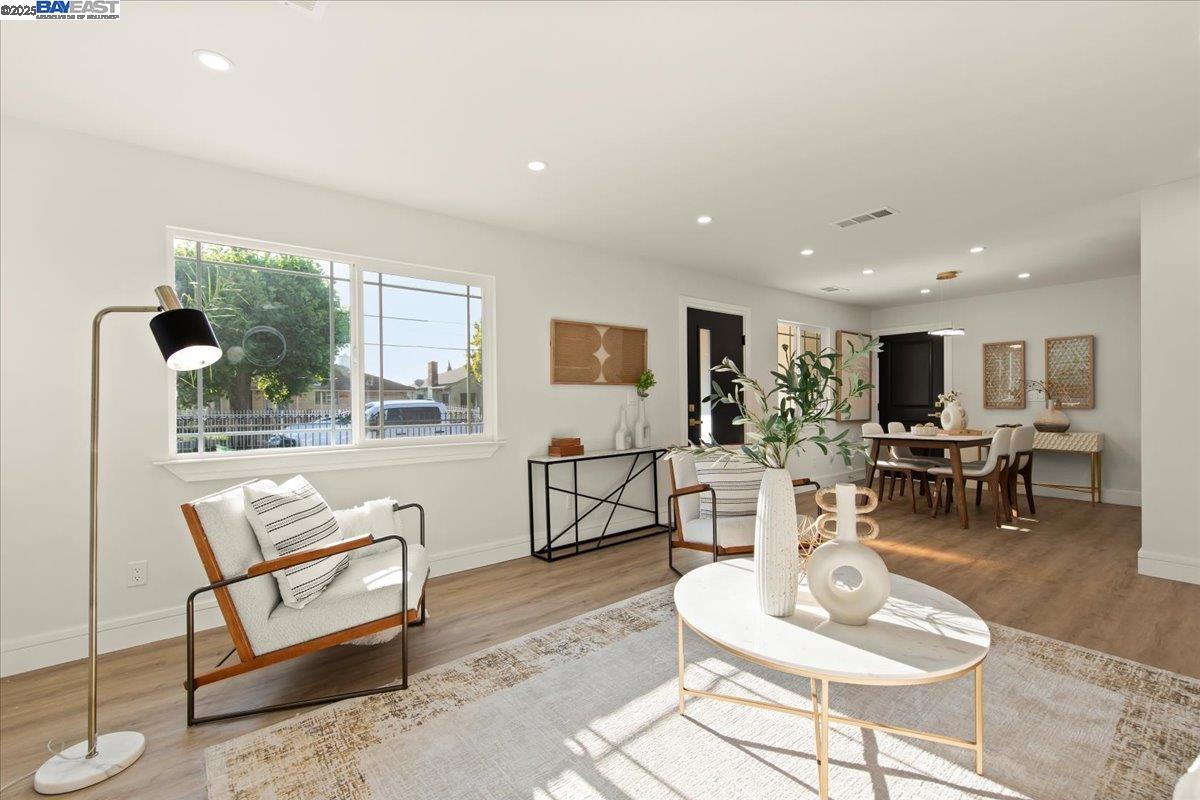 Detail Gallery Image 8 of 25 For 548 Capistrano Dr, Oakland,  CA 94603 - 3 Beds | 2 Baths