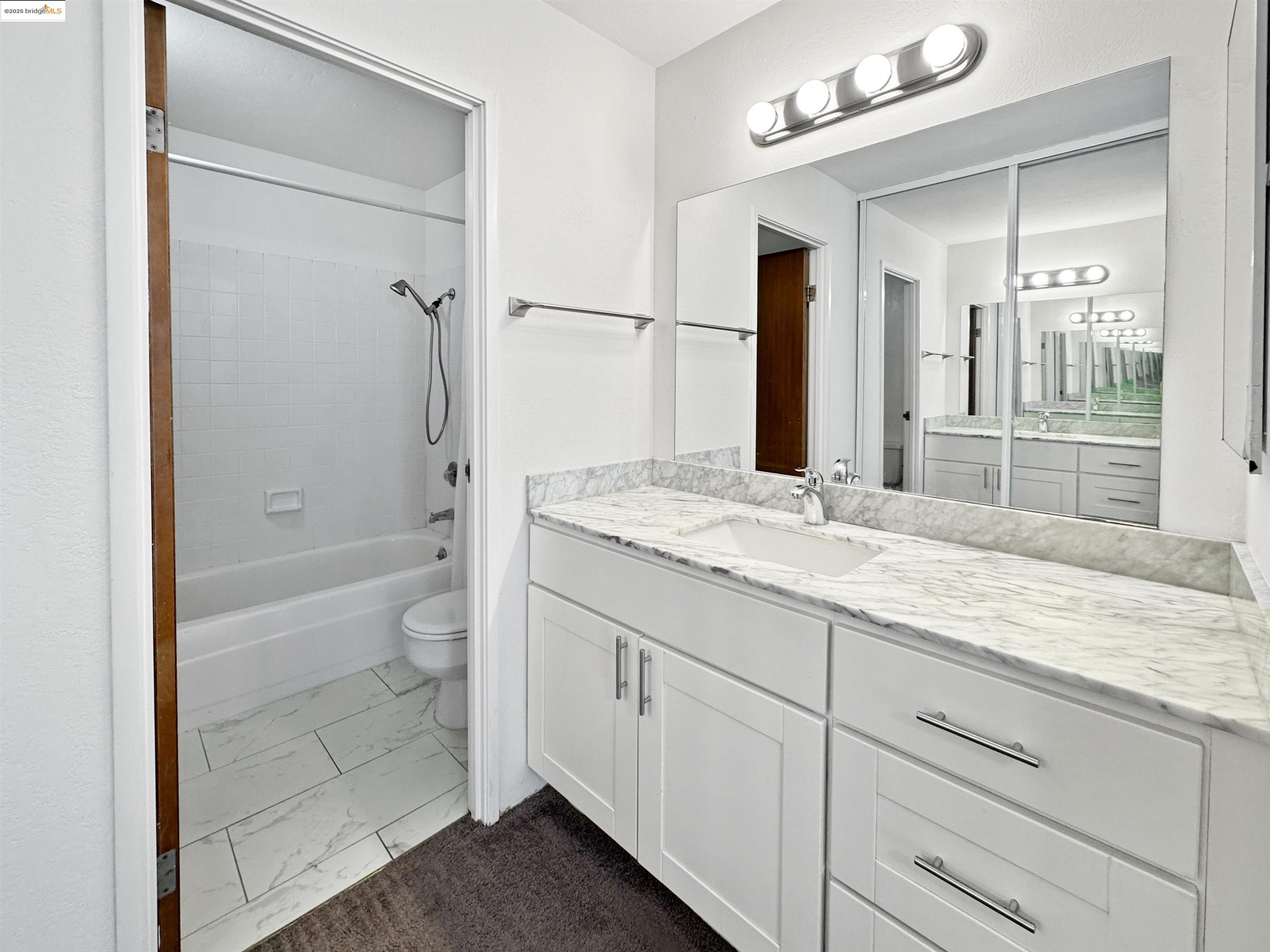 Detail Gallery Image 6 of 9 For 555 Pierce St #524,  Albany,  CA 94706 - 1 Beds | 1 Baths