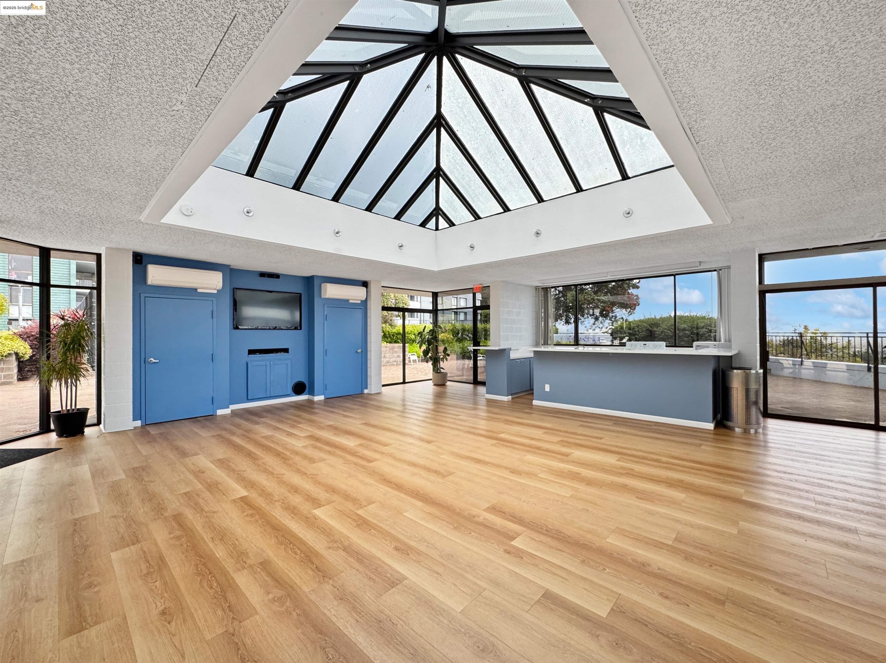 Detail Gallery Image 9 of 9 For 555 Pierce St #524,  Albany,  CA 94706 - 1 Beds | 1 Baths