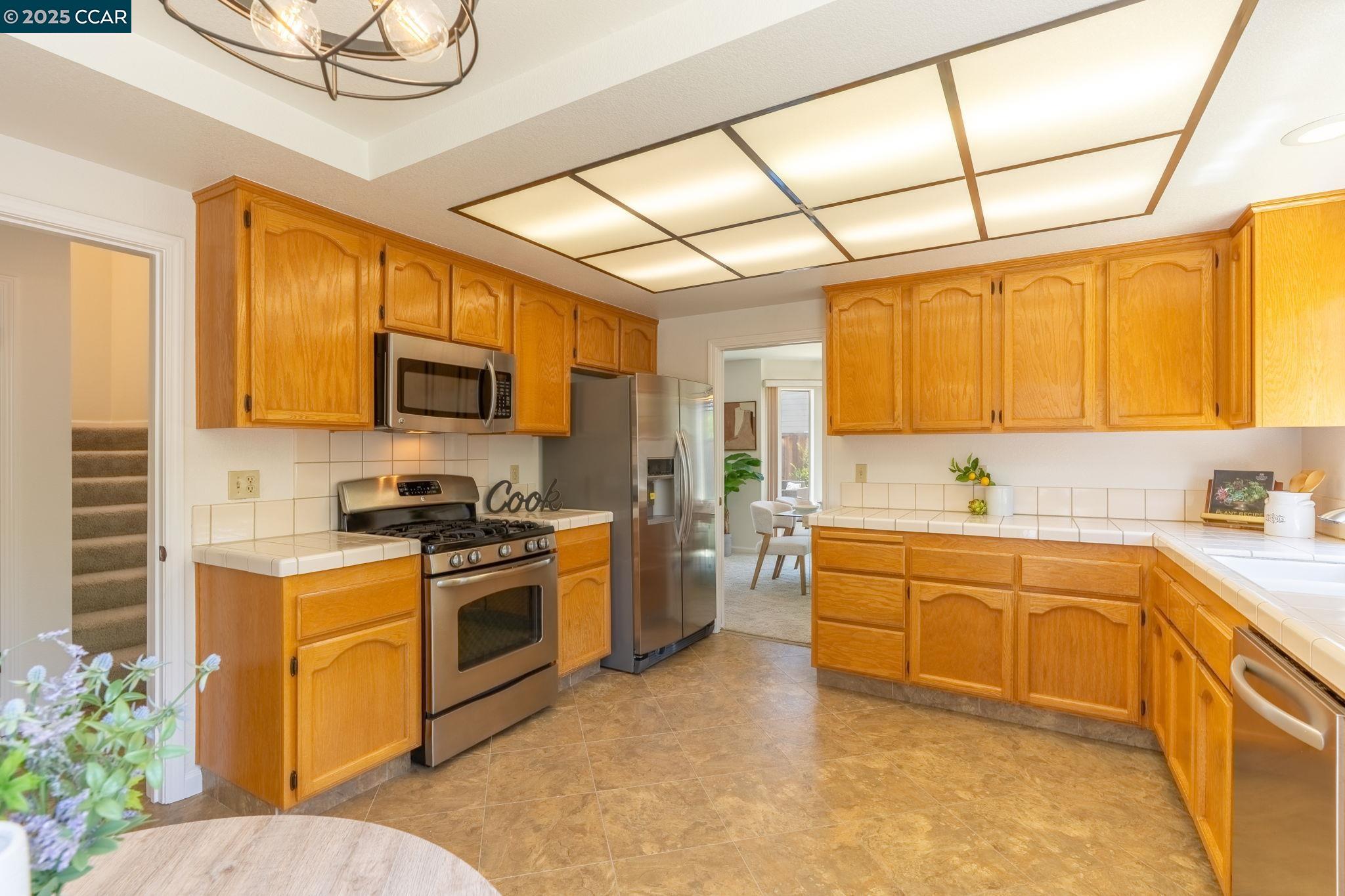 Detail Gallery Image 8 of 17 For 353 Winterwind Cir, San Ramon,  CA 94583 - 2 Beds | 2/1 Baths
