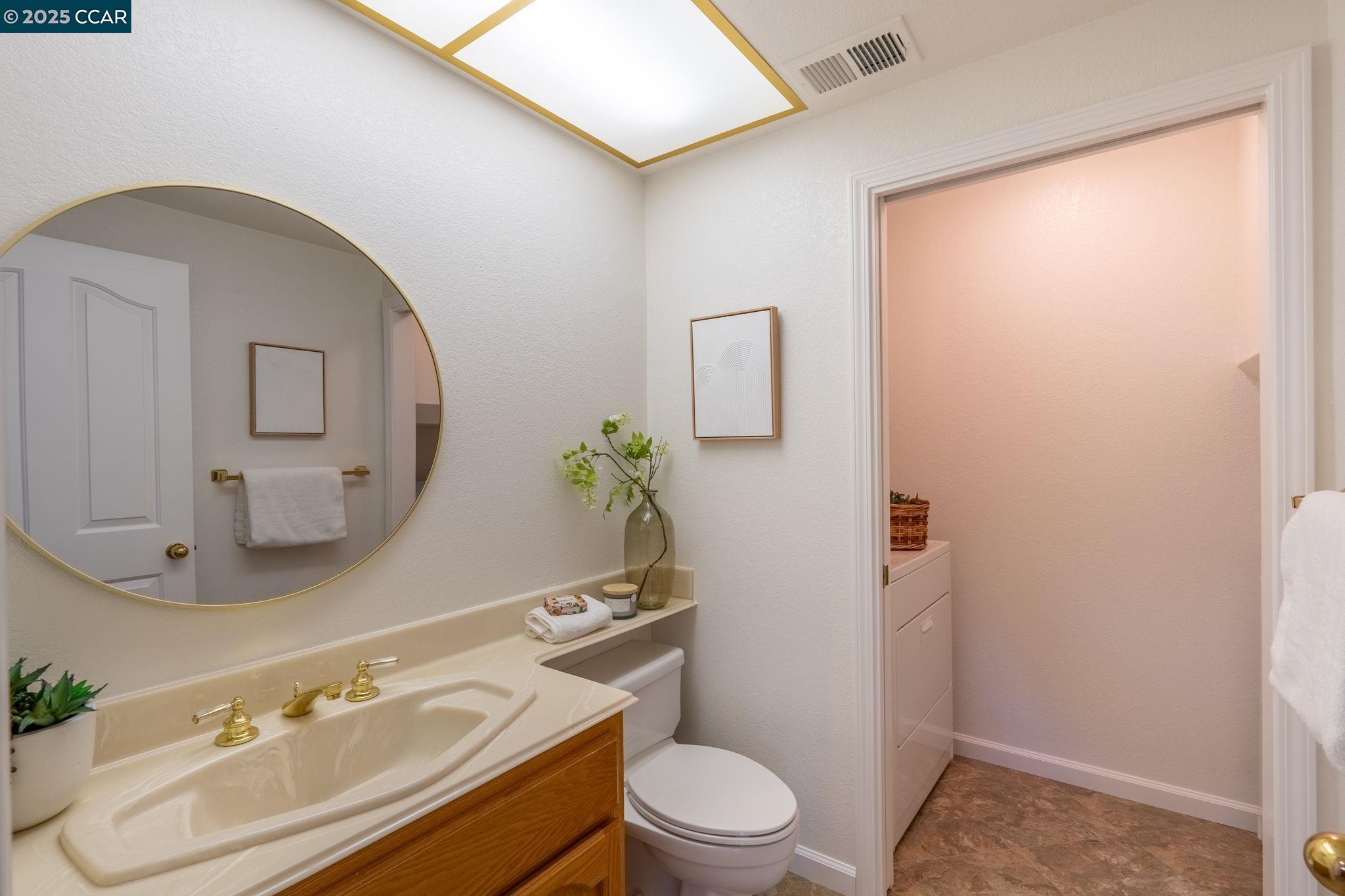 Detail Gallery Image 9 of 17 For 353 Winterwind Cir, San Ramon,  CA 94583 - 2 Beds | 2/1 Baths