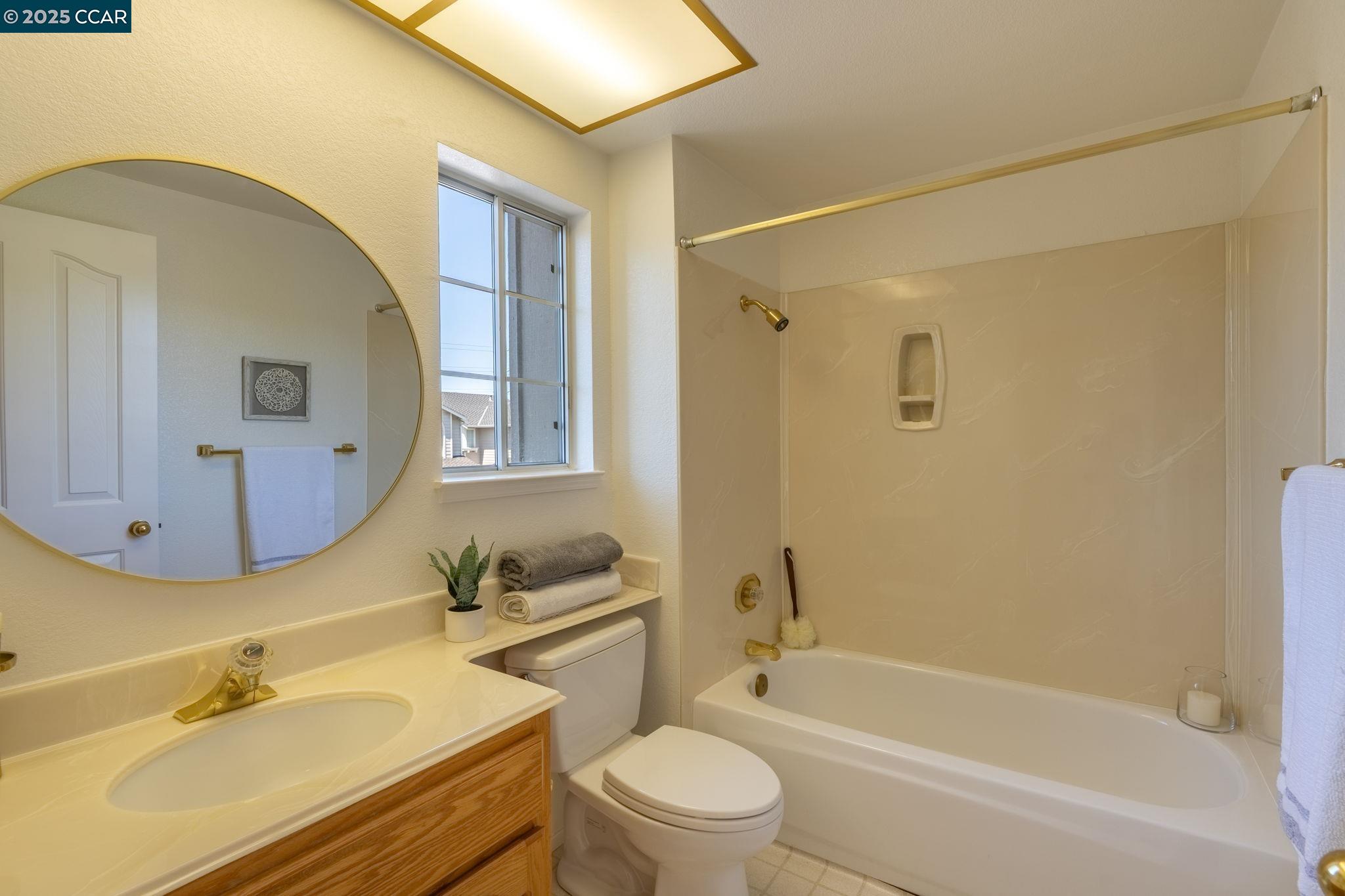 Detail Gallery Image 16 of 17 For 353 Winterwind Cir, San Ramon,  CA 94583 - 2 Beds | 2/1 Baths