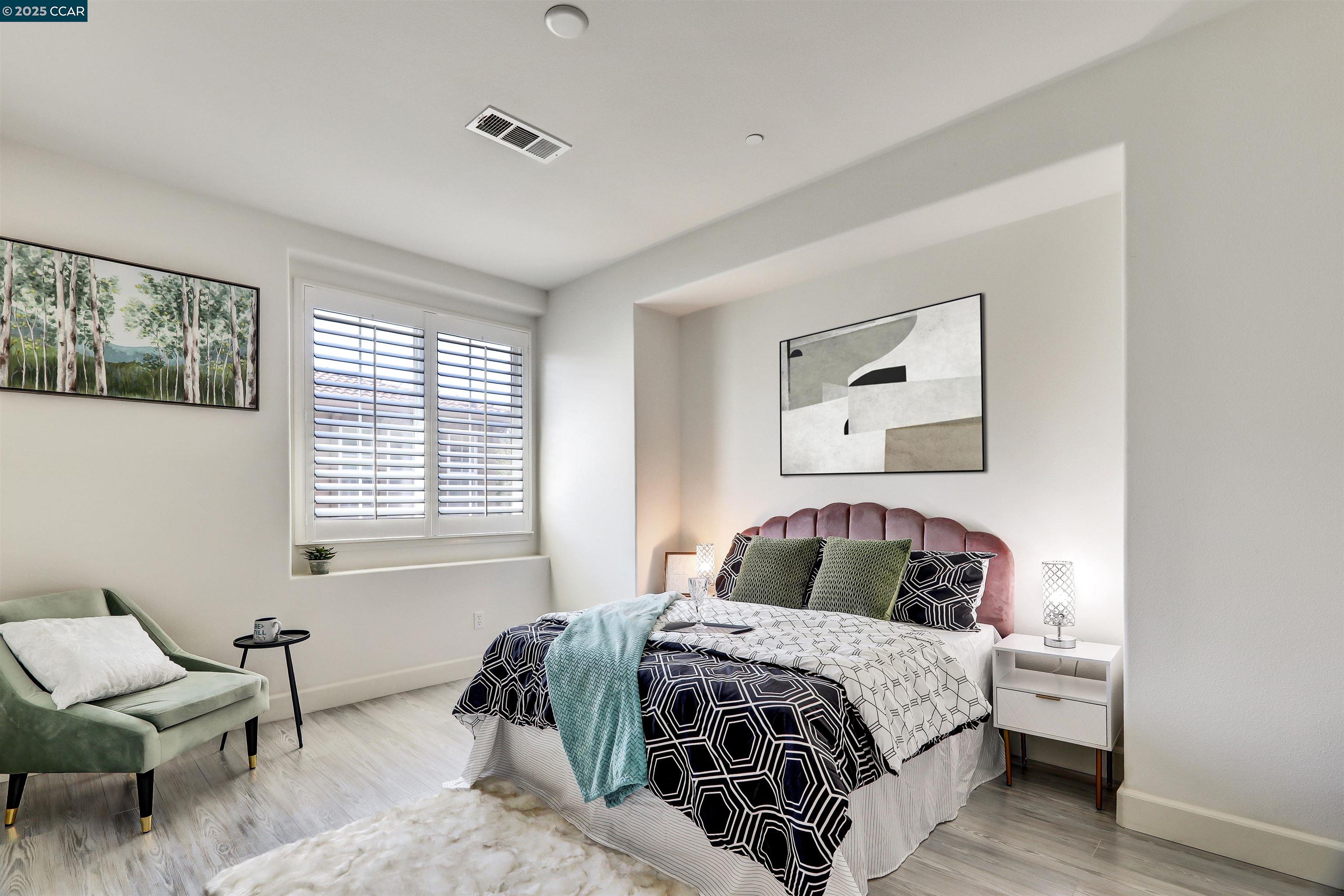 Detail Gallery Image 2 of 13 For 273 Sullivan Way, Hayward,  CA 94541 - 3 Beds | 2/1 Baths