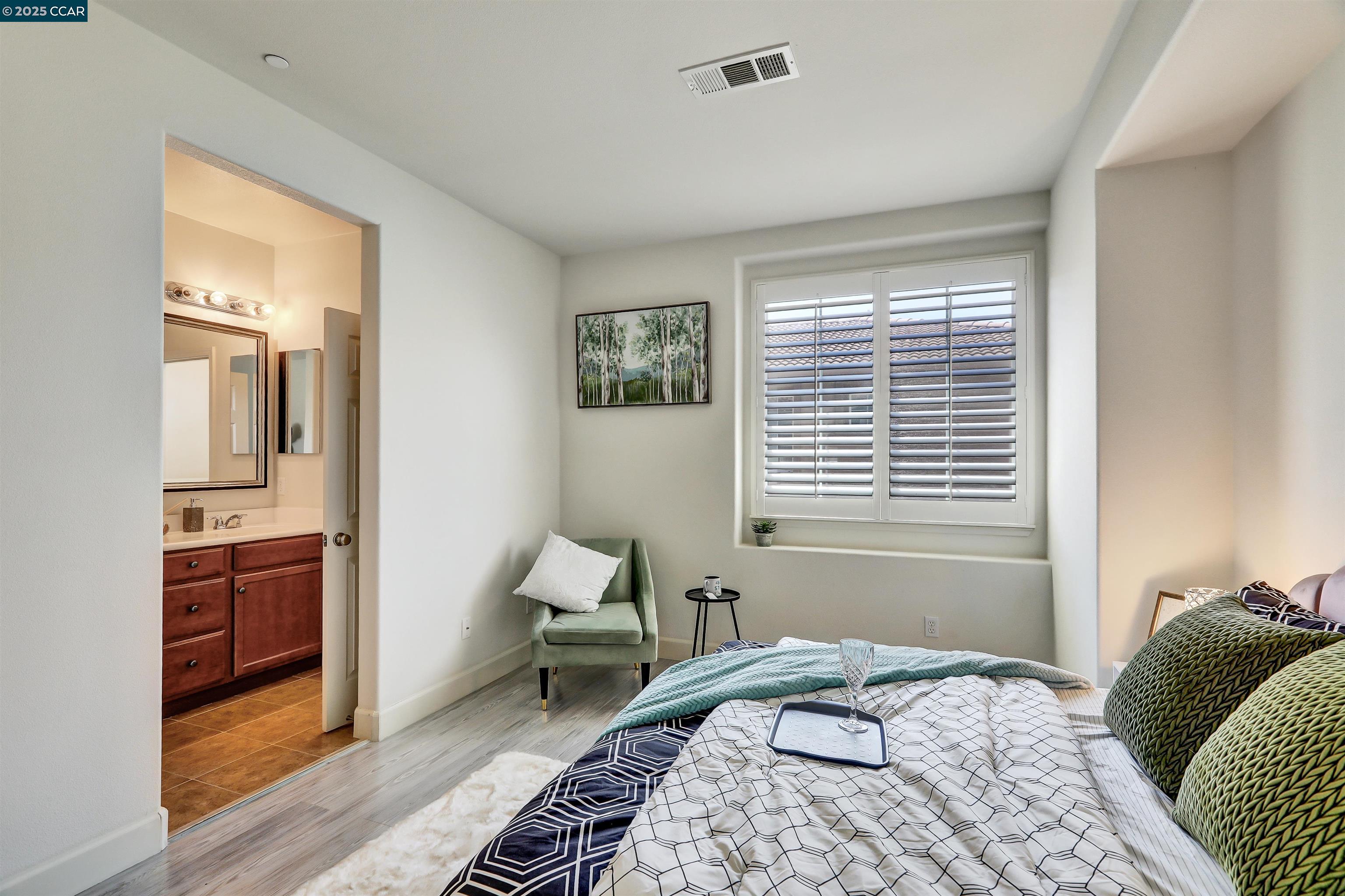 Detail Gallery Image 5 of 13 For 273 Sullivan Way, Hayward,  CA 94541 - 3 Beds | 2/1 Baths