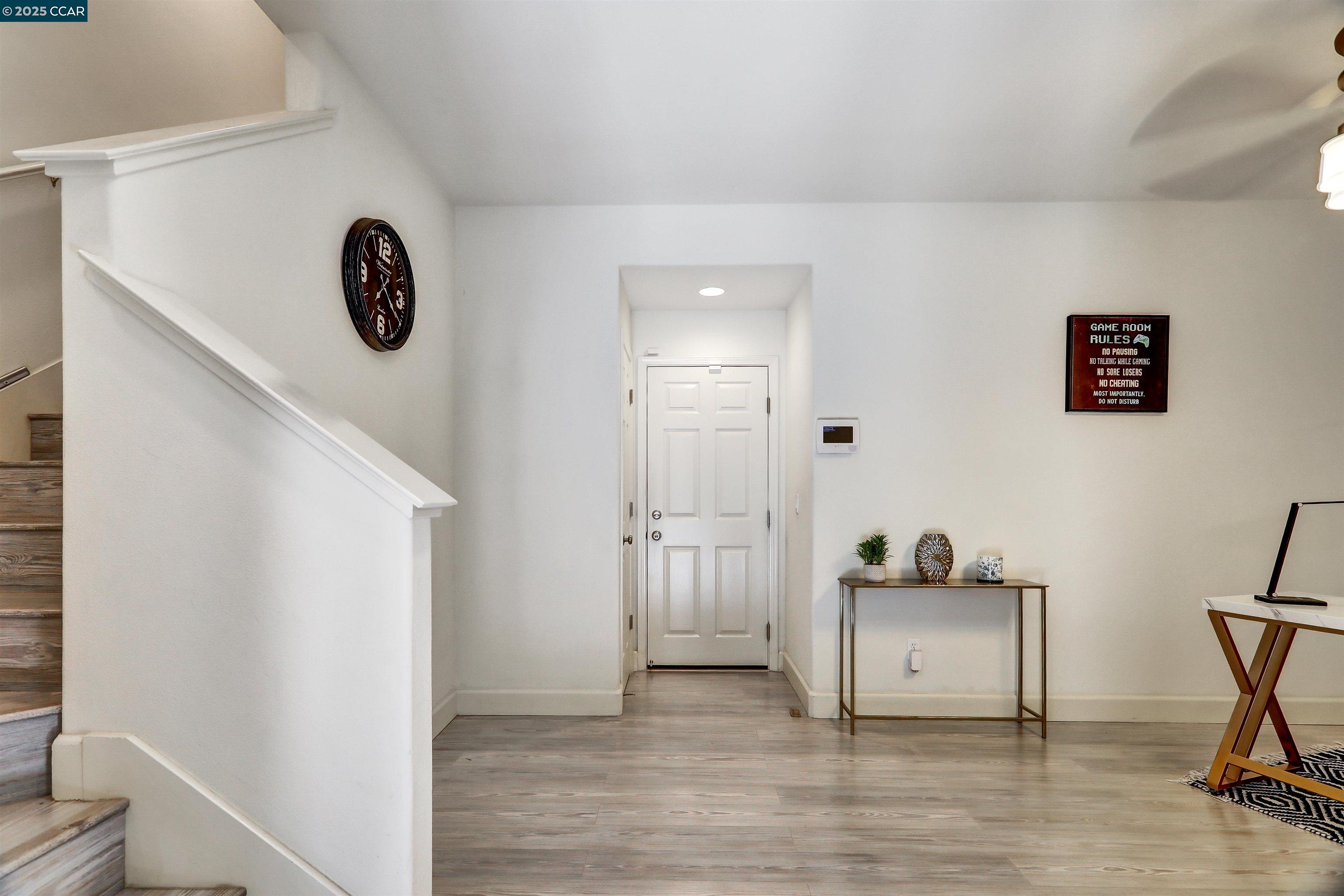 Detail Gallery Image 7 of 13 For 273 Sullivan Way, Hayward,  CA 94541 - 3 Beds | 2/1 Baths