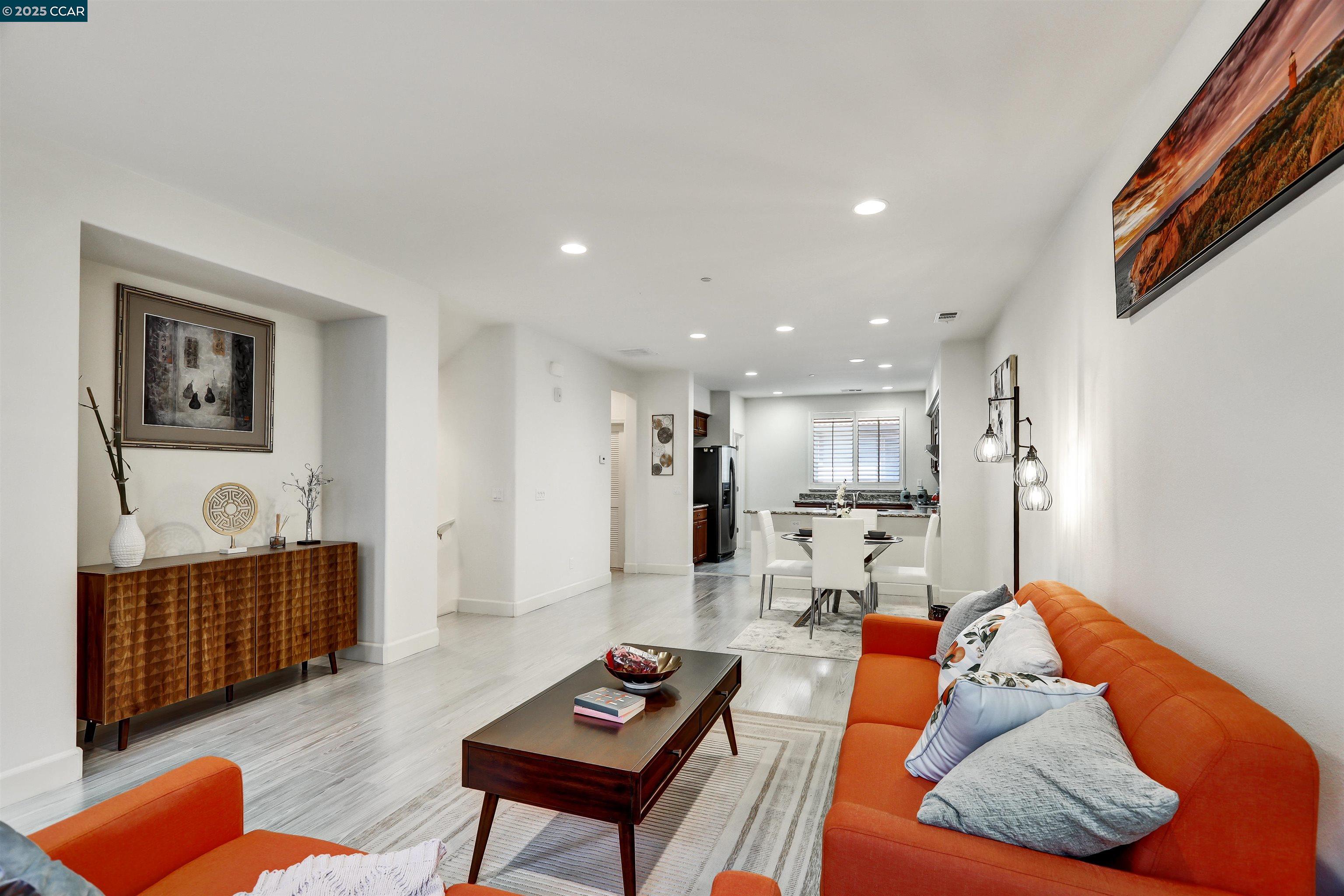 Detail Gallery Image 9 of 13 For 273 Sullivan Way, Hayward,  CA 94541 - 3 Beds | 2/1 Baths