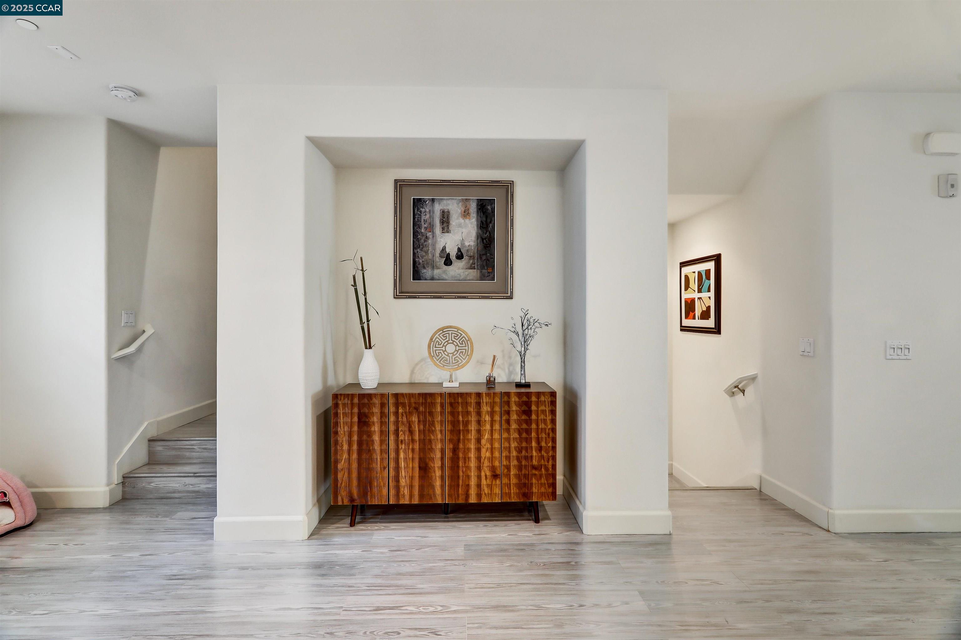 Detail Gallery Image 10 of 13 For 273 Sullivan Way, Hayward,  CA 94541 - 3 Beds | 2/1 Baths