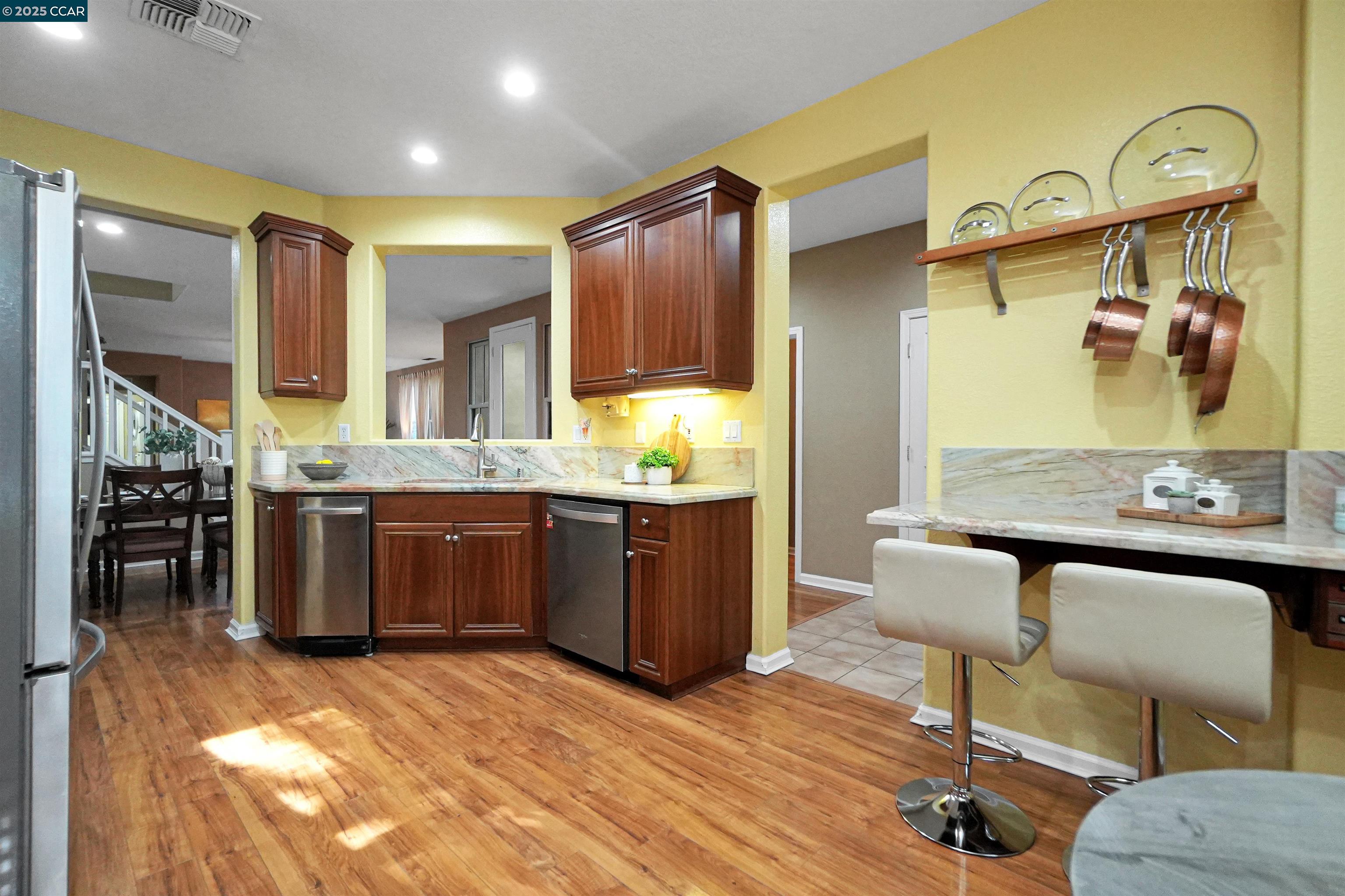 Detail Gallery Image 17 of 60 For 2165 Railroad Ave, Hercules,  CA 94547 - 4 Beds | 2/1 Baths