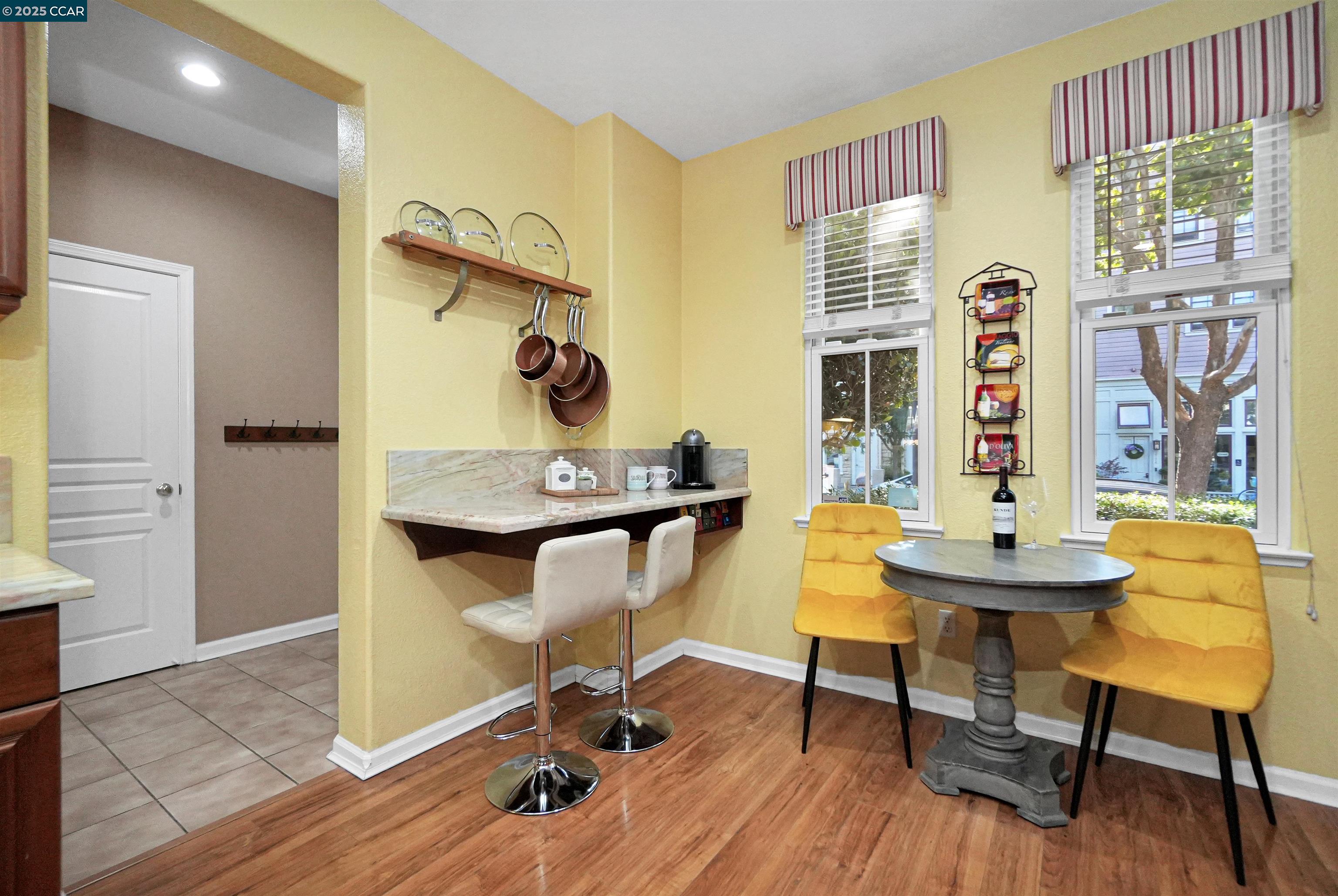 Detail Gallery Image 18 of 60 For 2165 Railroad Ave, Hercules,  CA 94547 - 4 Beds | 2/1 Baths