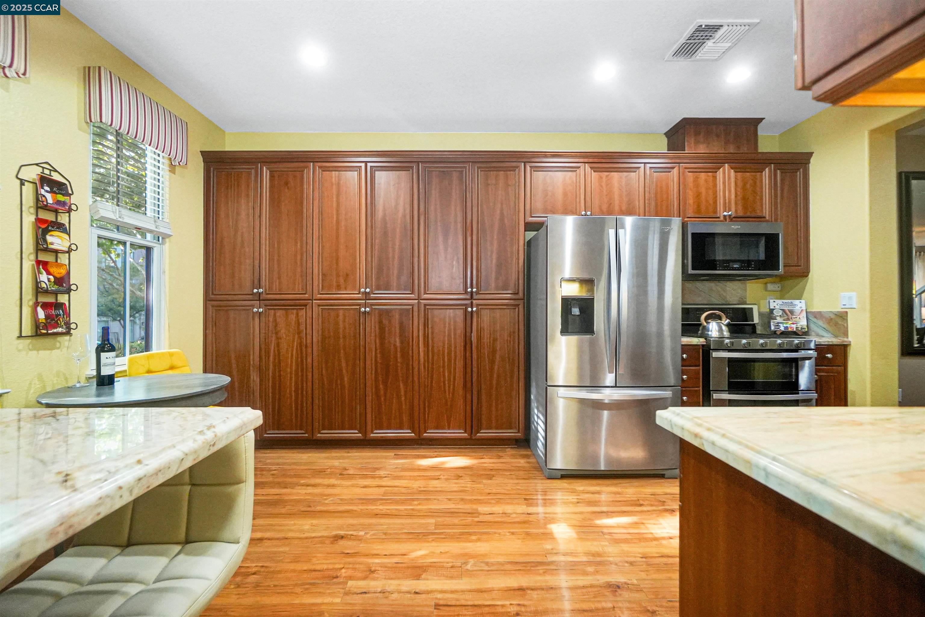 Detail Gallery Image 19 of 60 For 2165 Railroad Ave, Hercules,  CA 94547 - 4 Beds | 2/1 Baths