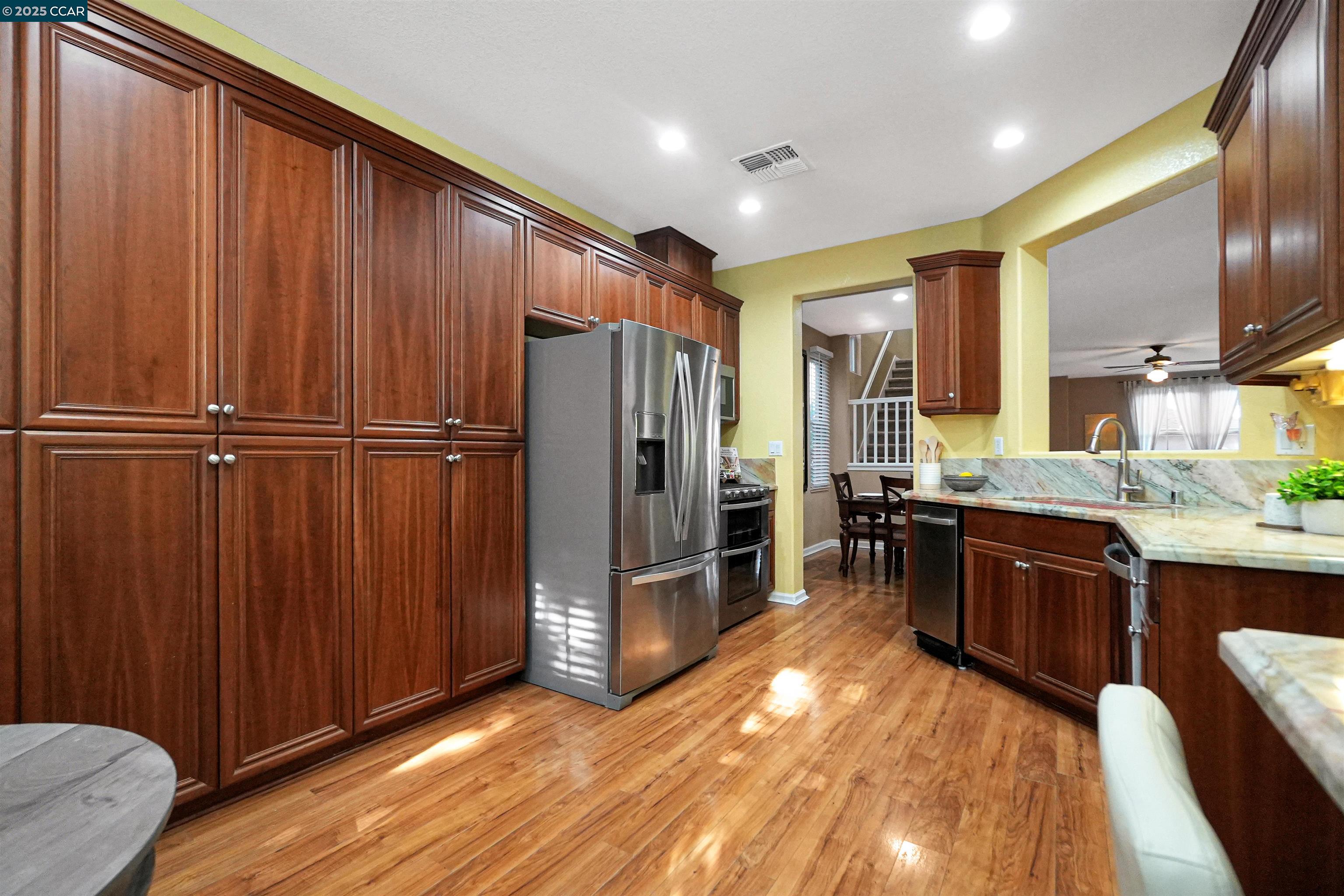 Detail Gallery Image 20 of 60 For 2165 Railroad Ave, Hercules,  CA 94547 - 4 Beds | 2/1 Baths
