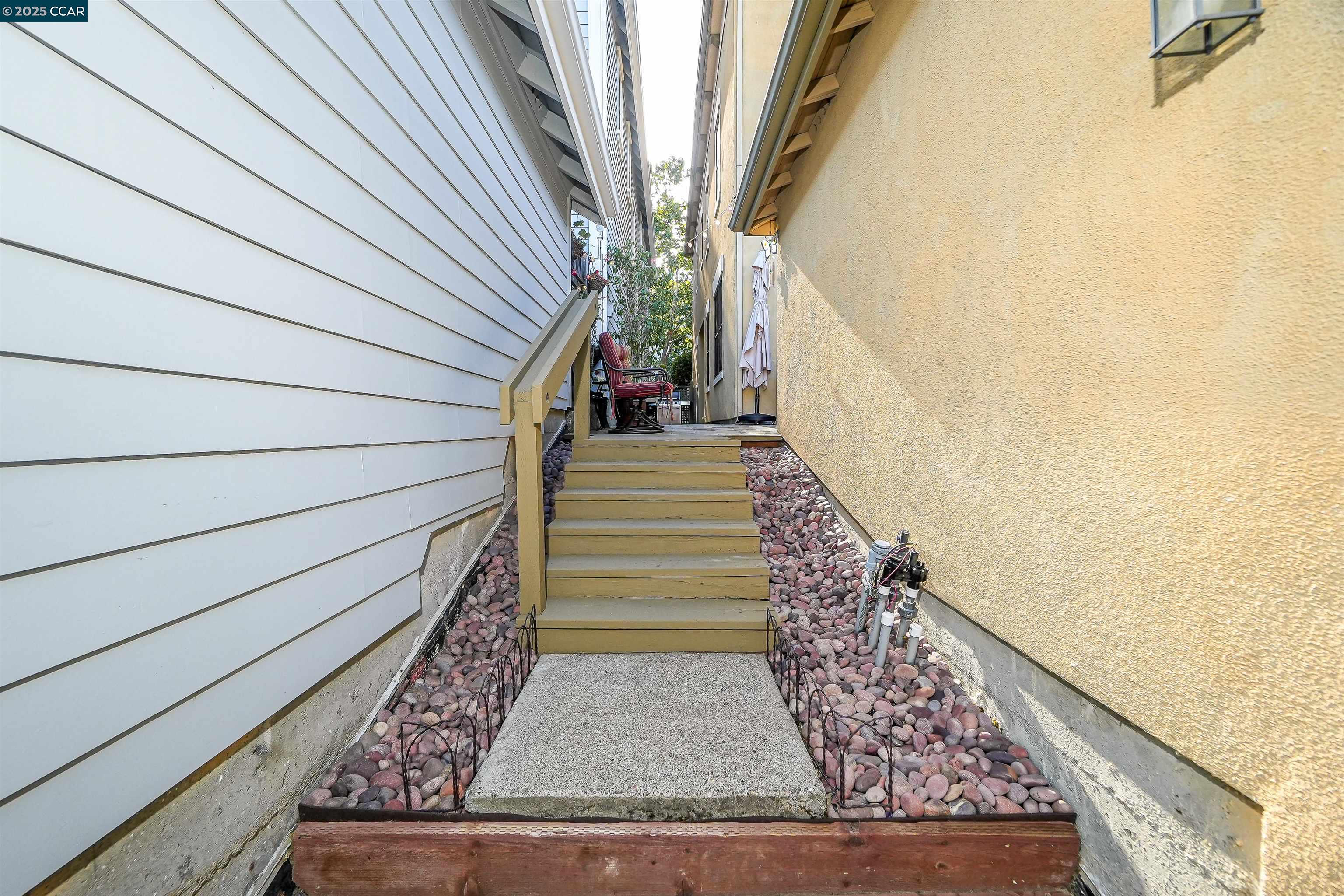 Detail Gallery Image 51 of 60 For 2165 Railroad Ave, Hercules,  CA 94547 - 4 Beds | 2/1 Baths