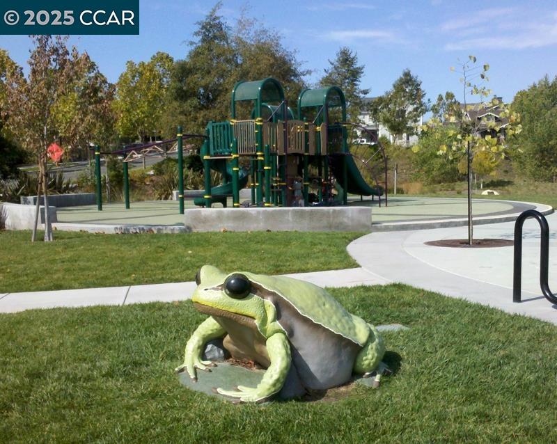 Detail Gallery Image 58 of 60 For 2165 Railroad Ave, Hercules,  CA 94547 - 4 Beds | 2/1 Baths