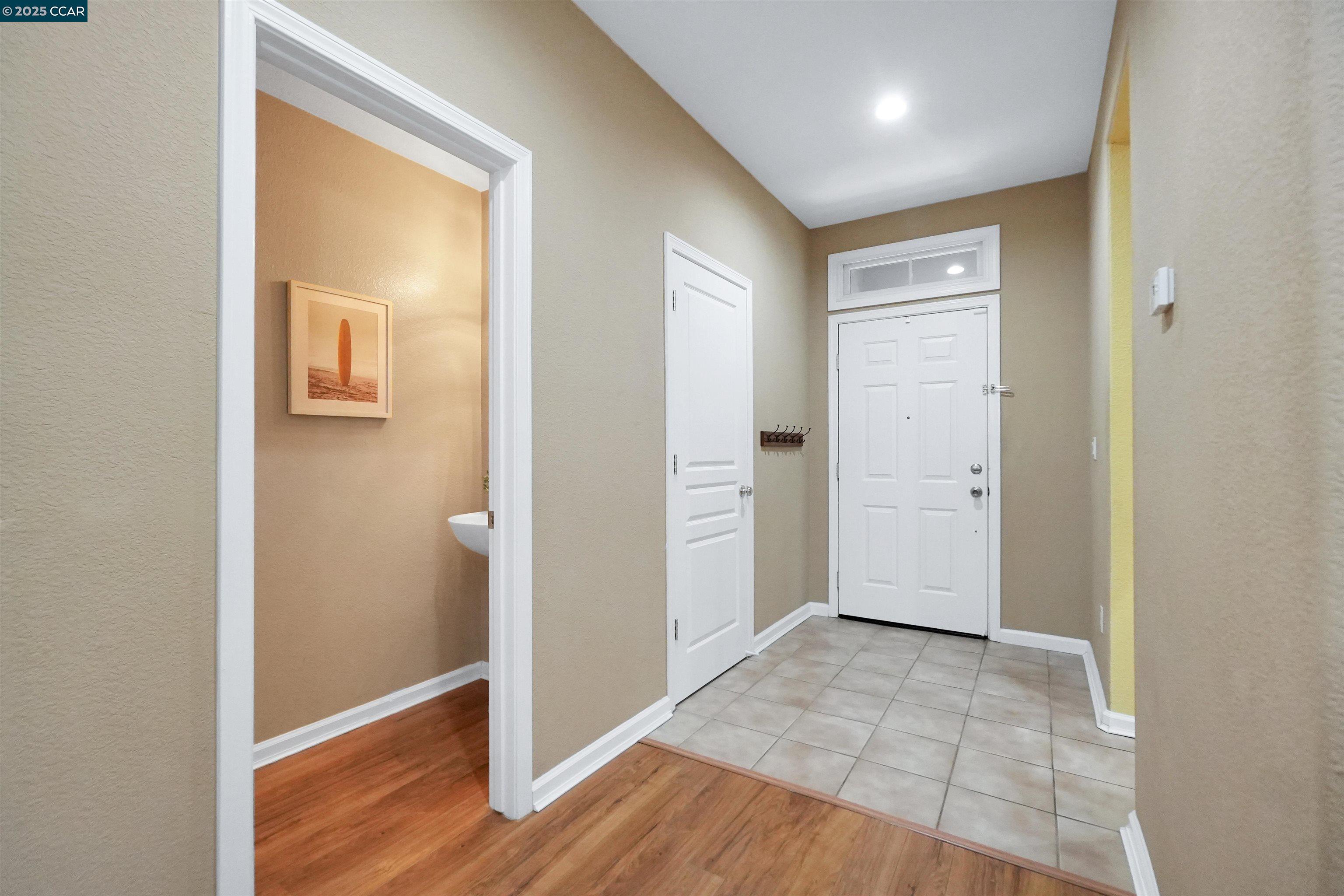 Detail Gallery Image 9 of 60 For 2165 Railroad Ave, Hercules,  CA 94547 - 4 Beds | 2/1 Baths