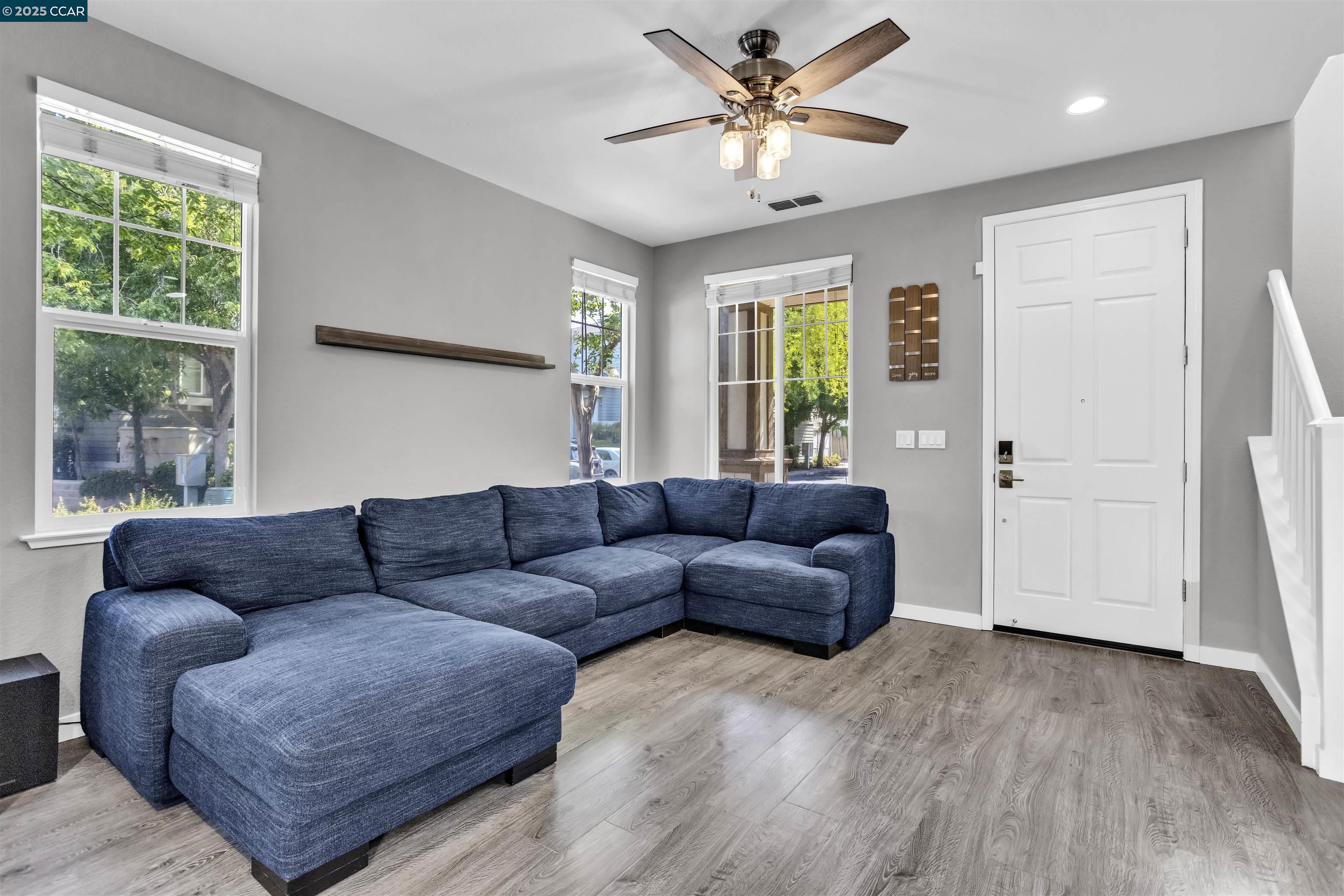 Detail Gallery Image 3 of 16 For 1850 Basie Ct, Concord,  CA 94519 - 3 Beds | 2/1 Baths