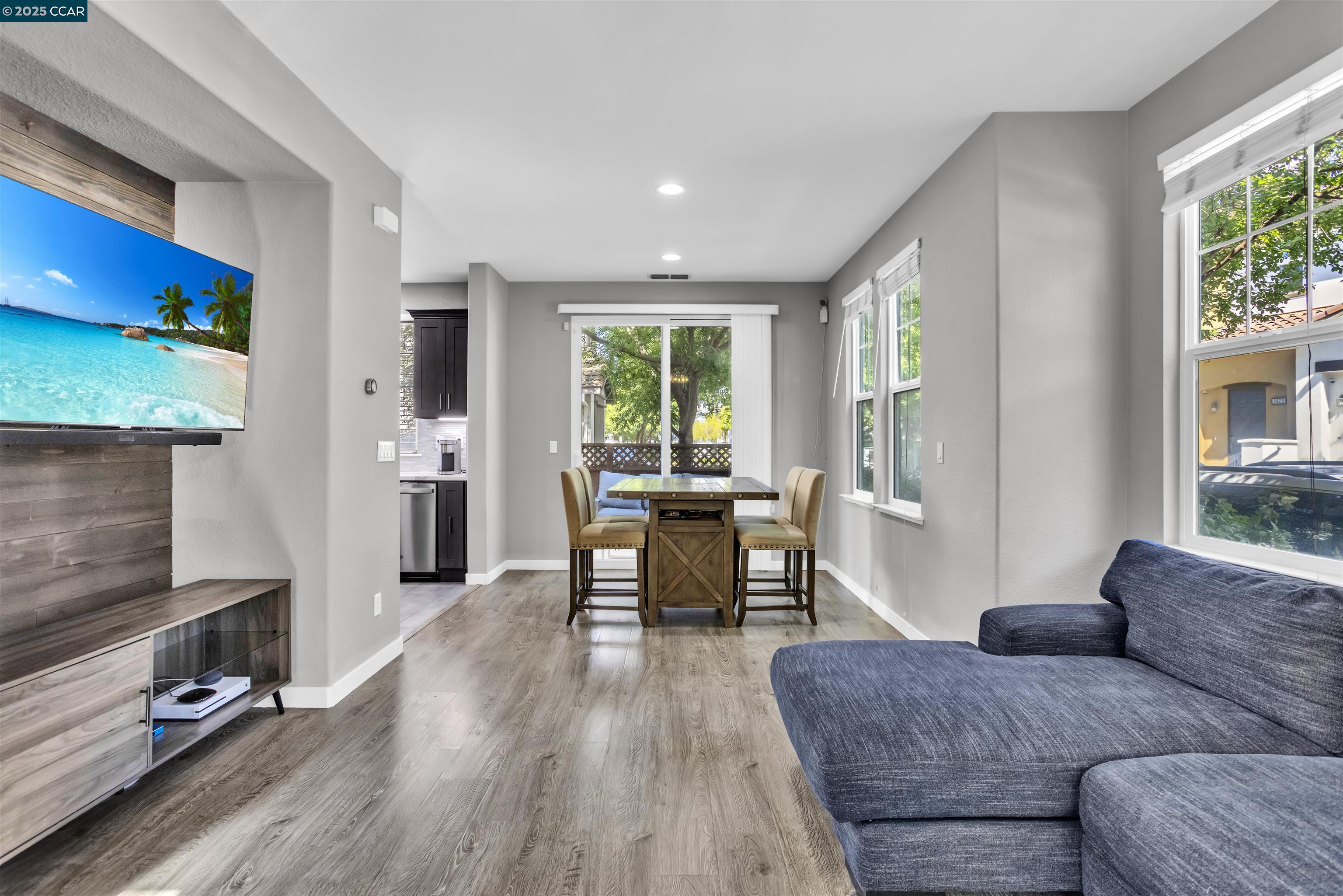 Detail Gallery Image 5 of 16 For 1850 Basie Ct, Concord,  CA 94519 - 3 Beds | 2/1 Baths