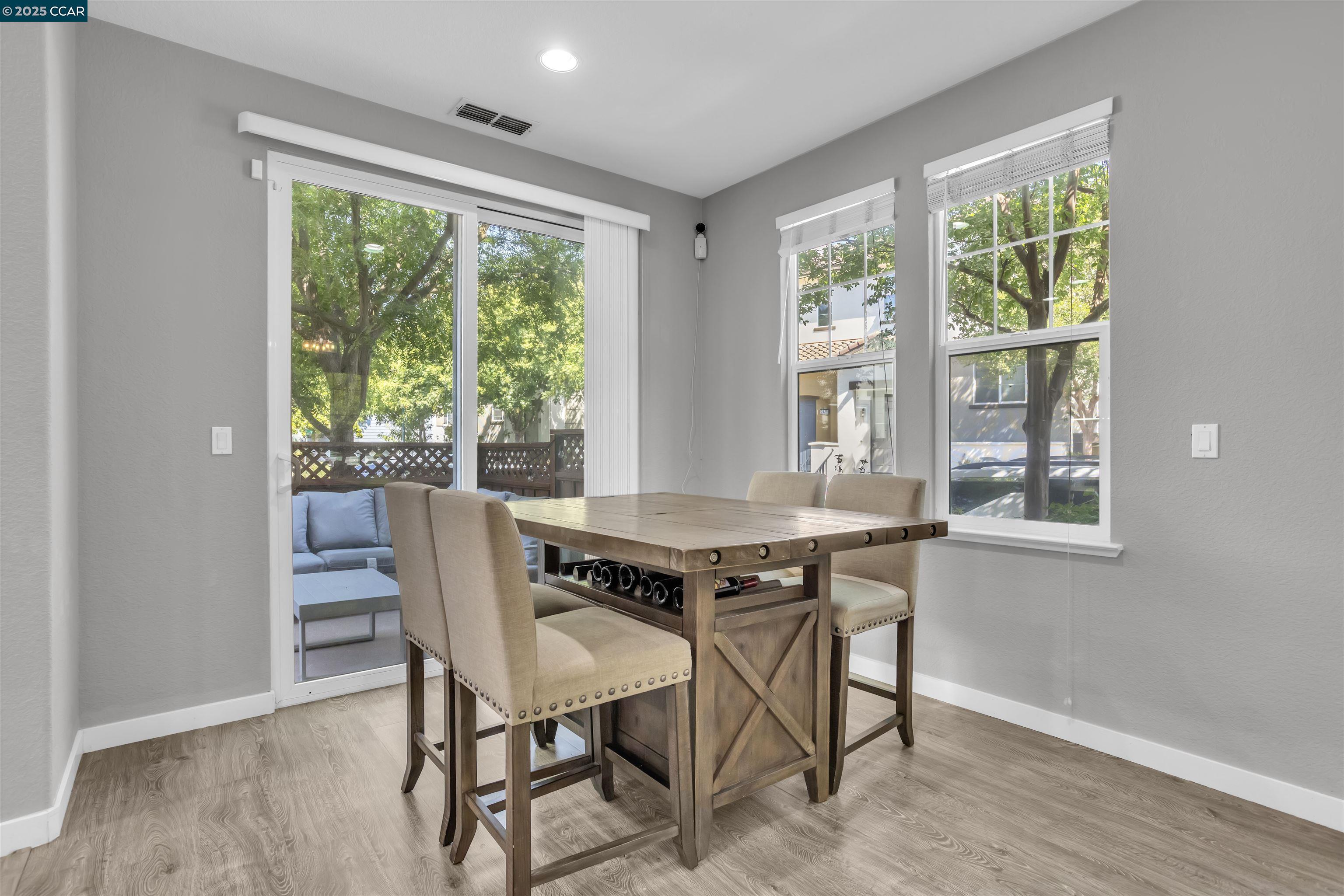 Detail Gallery Image 6 of 16 For 1850 Basie Ct, Concord,  CA 94519 - 3 Beds | 2/1 Baths