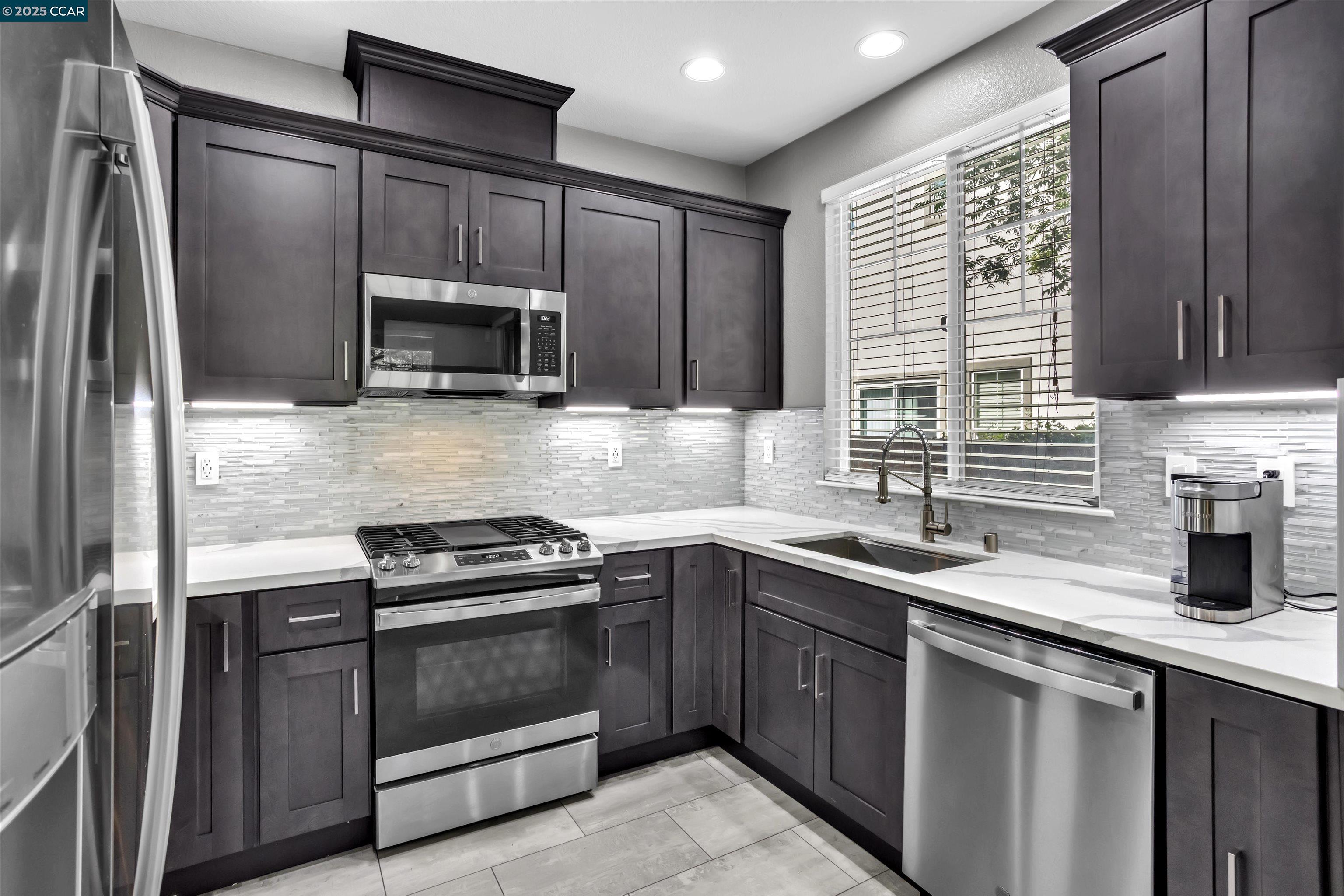 Detail Gallery Image 8 of 16 For 1850 Basie Ct, Concord,  CA 94519 - 3 Beds | 2/1 Baths