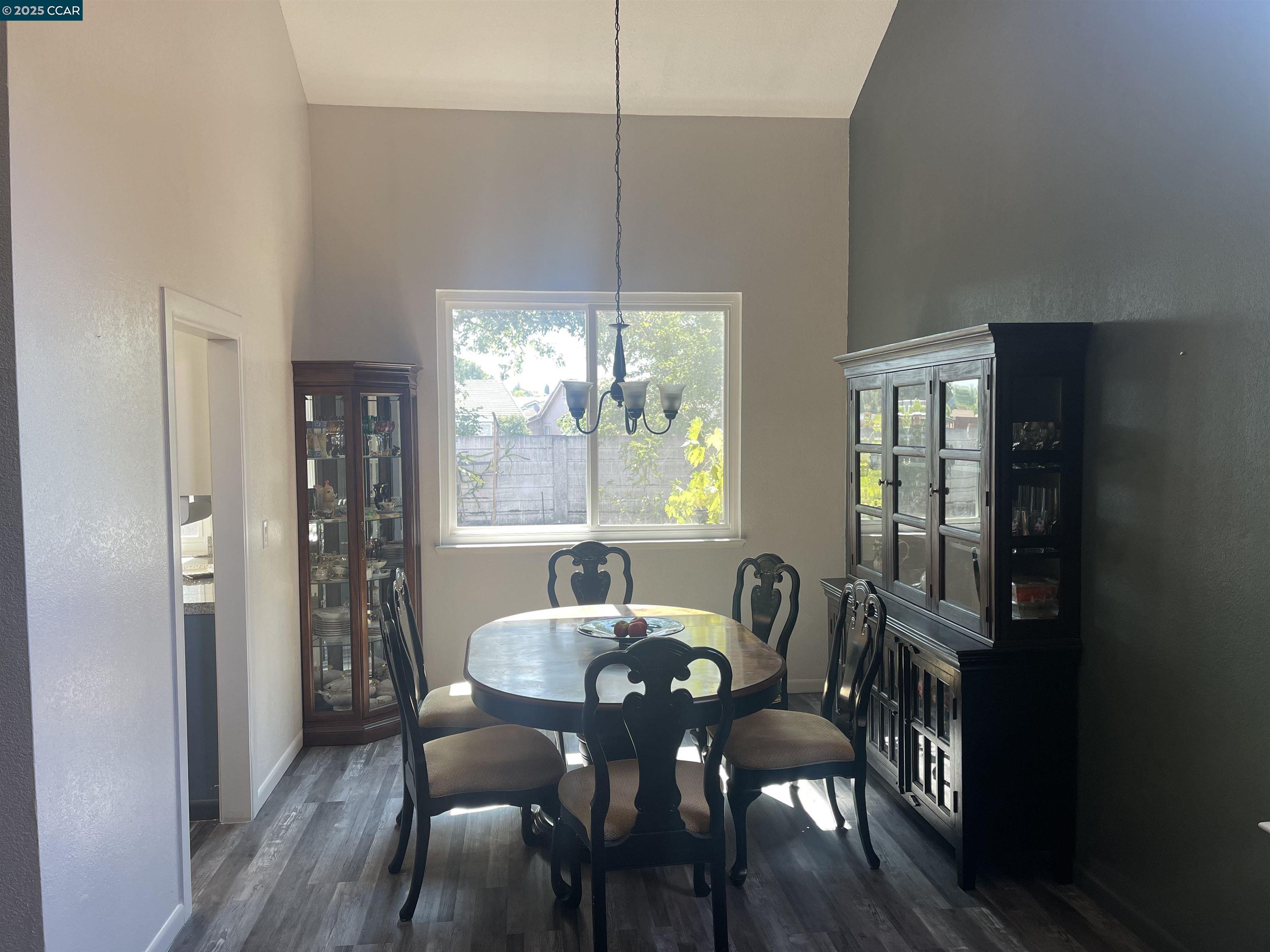 Detail Gallery Image 5 of 27 For 1011 Amanda Cir, Brentwood,  CA 94513-1472 - 4 Beds | 2/1 Baths
