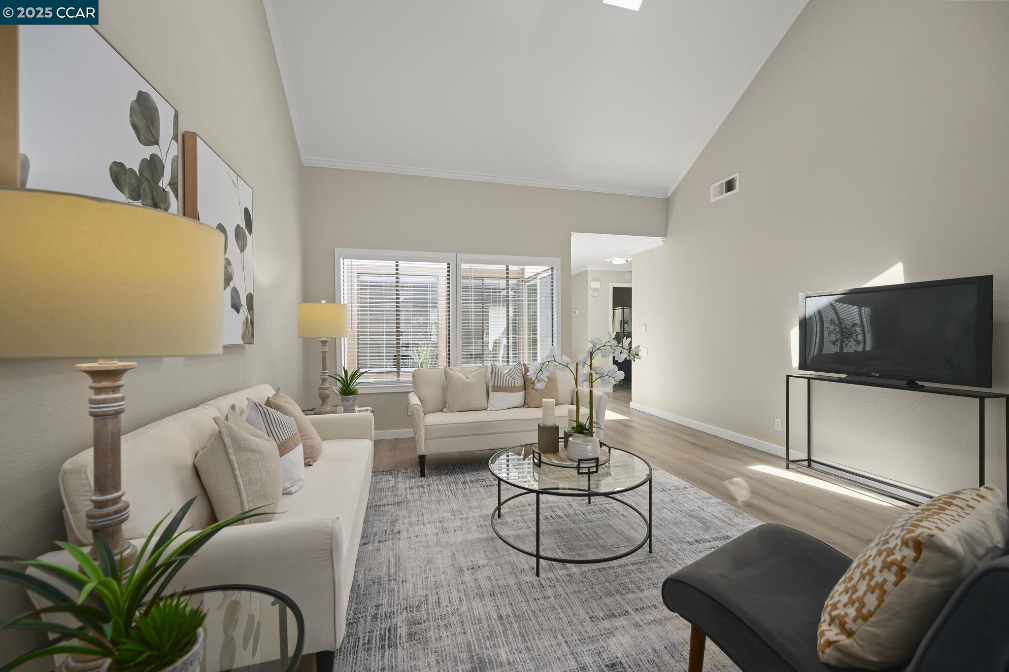 Detail Gallery Image 12 of 47 For 574 Silver Lake Dr, Danville,  CA 94526 - 2 Beds | 2 Baths