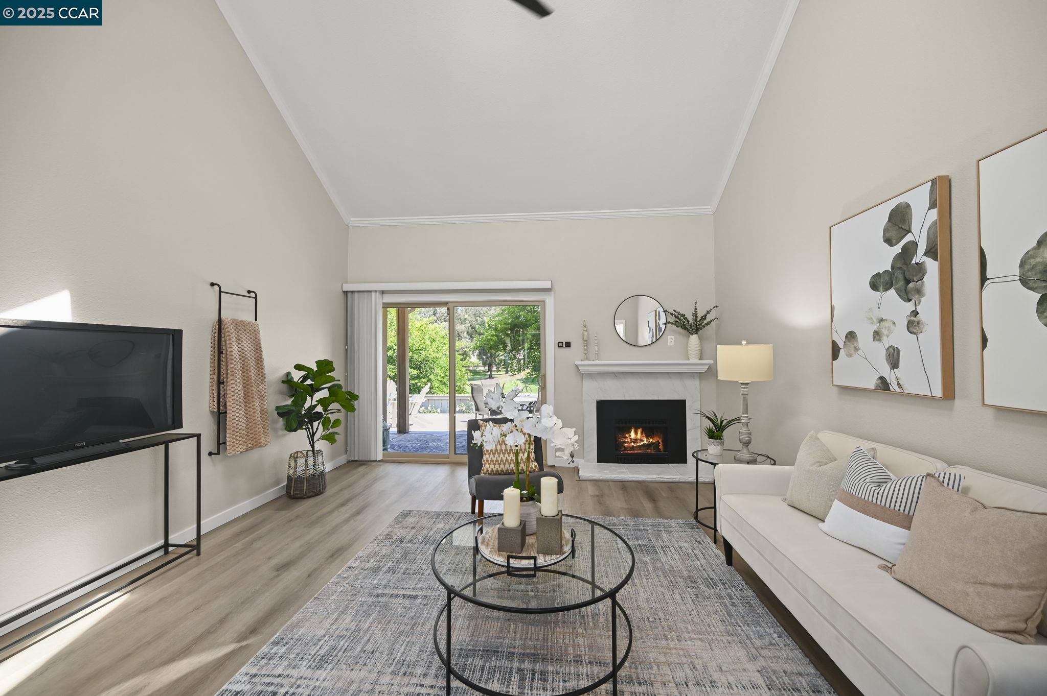 Detail Gallery Image 10 of 47 For 574 Silver Lake Dr, Danville,  CA 94526 - 2 Beds | 2 Baths