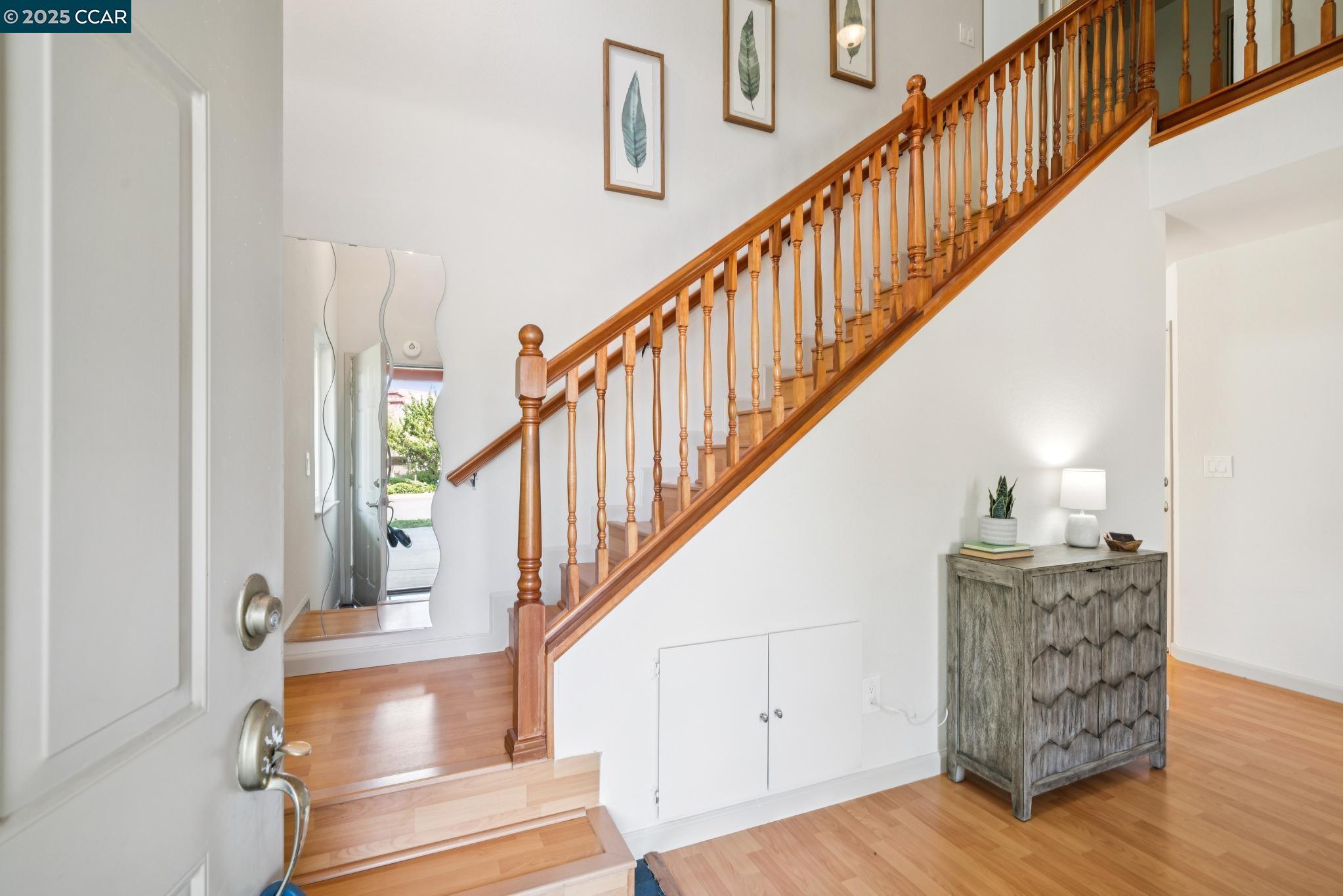 Detail Gallery Image 2 of 37 For 1158 Saint Matthew Pl #107,  Concord,  CA 94518 - 3 Beds | 2/1 Baths