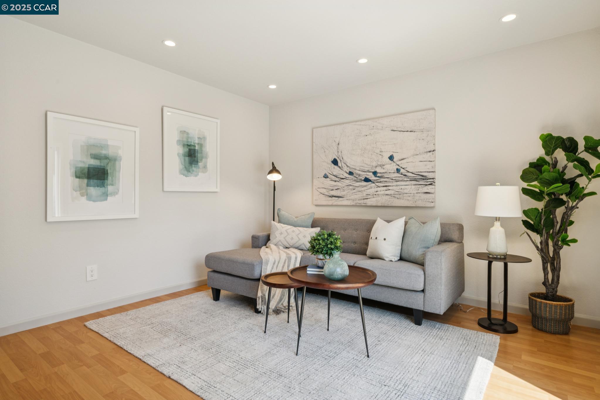Detail Gallery Image 16 of 37 For 1158 Saint Matthew Pl #107,  Concord,  CA 94518 - 3 Beds | 2/1 Baths