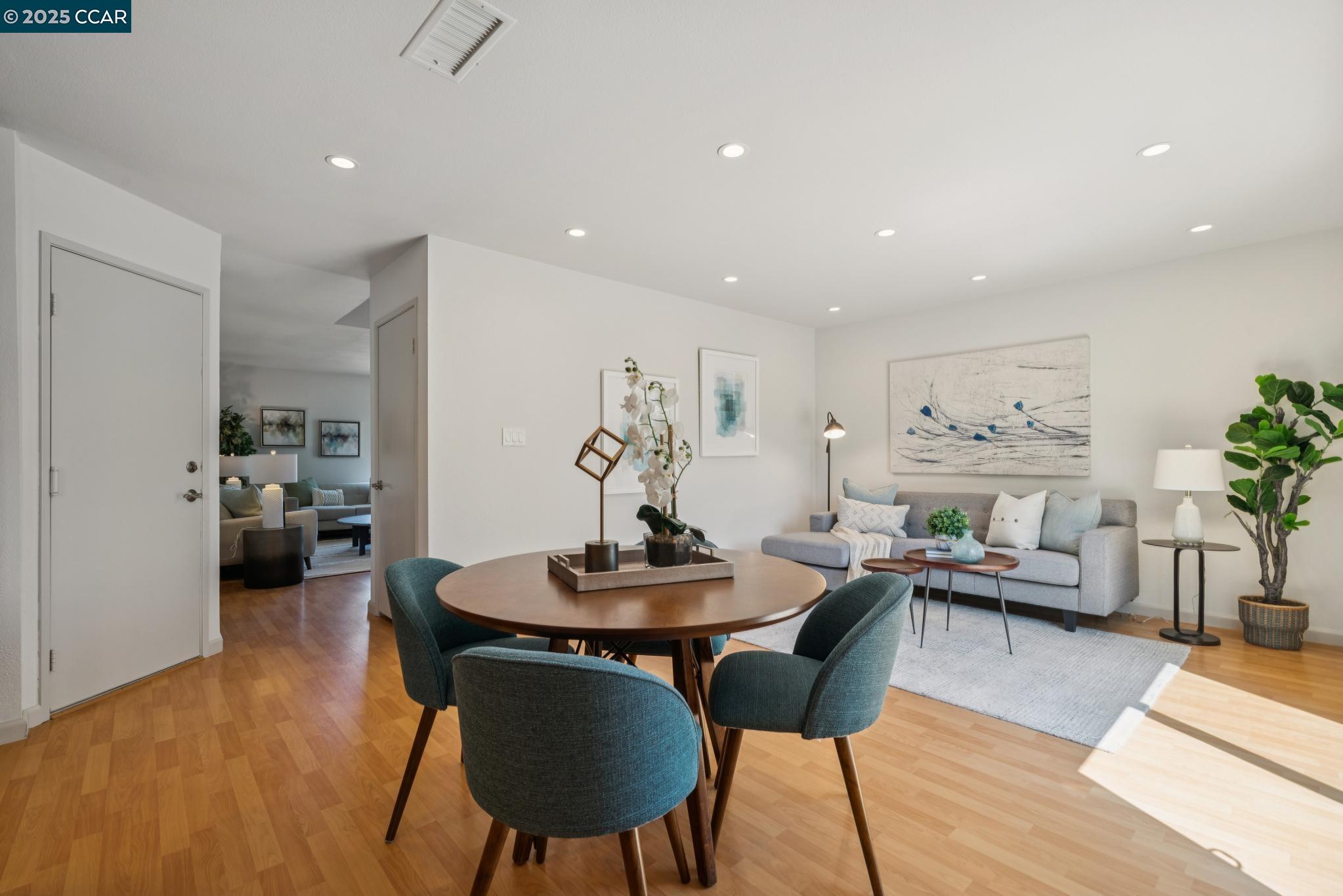 Detail Gallery Image 17 of 37 For 1158 Saint Matthew Pl #107,  Concord,  CA 94518 - 3 Beds | 2/1 Baths