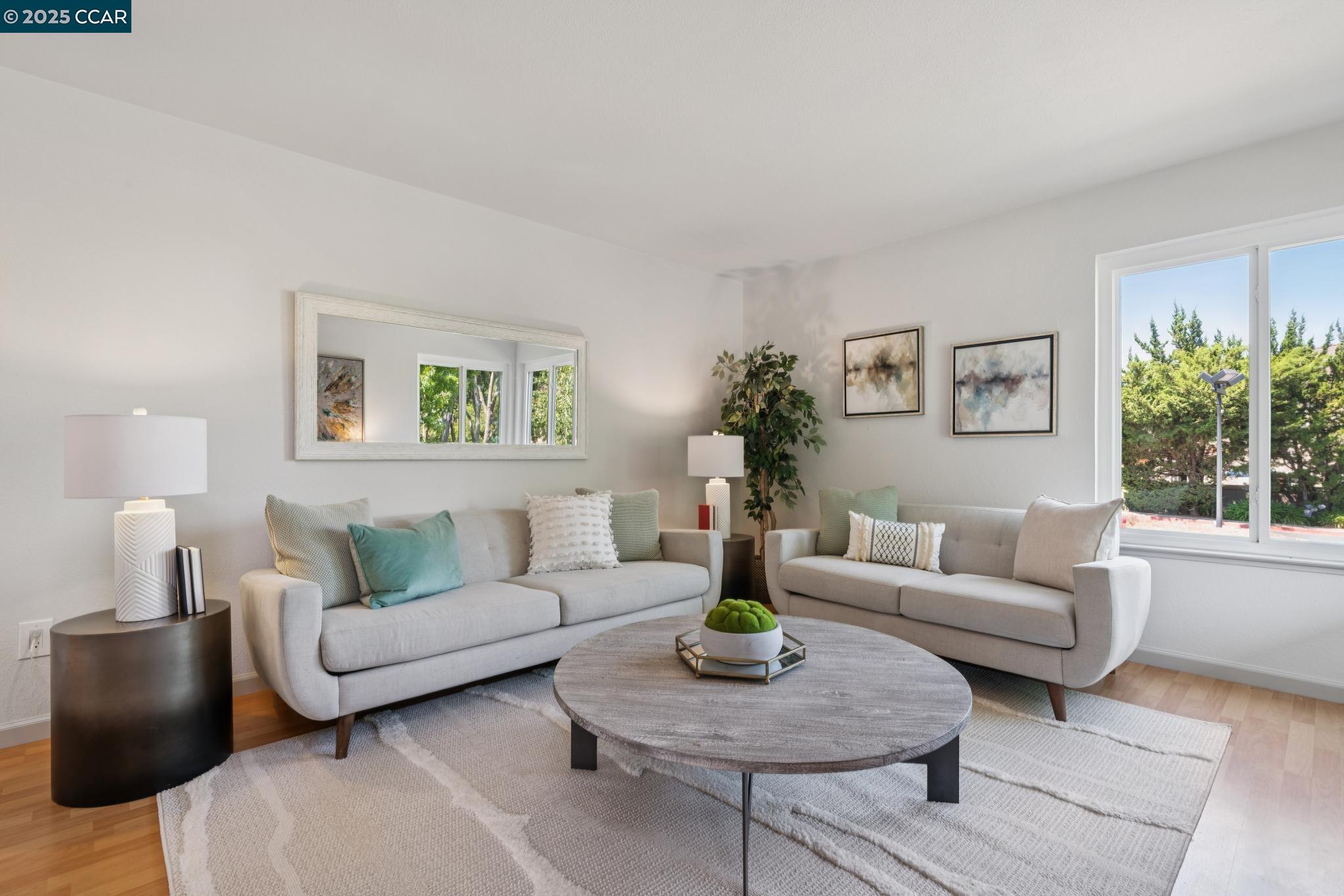 Detail Gallery Image 3 of 37 For 1158 Saint Matthew Pl #107,  Concord,  CA 94518 - 3 Beds | 2/1 Baths
