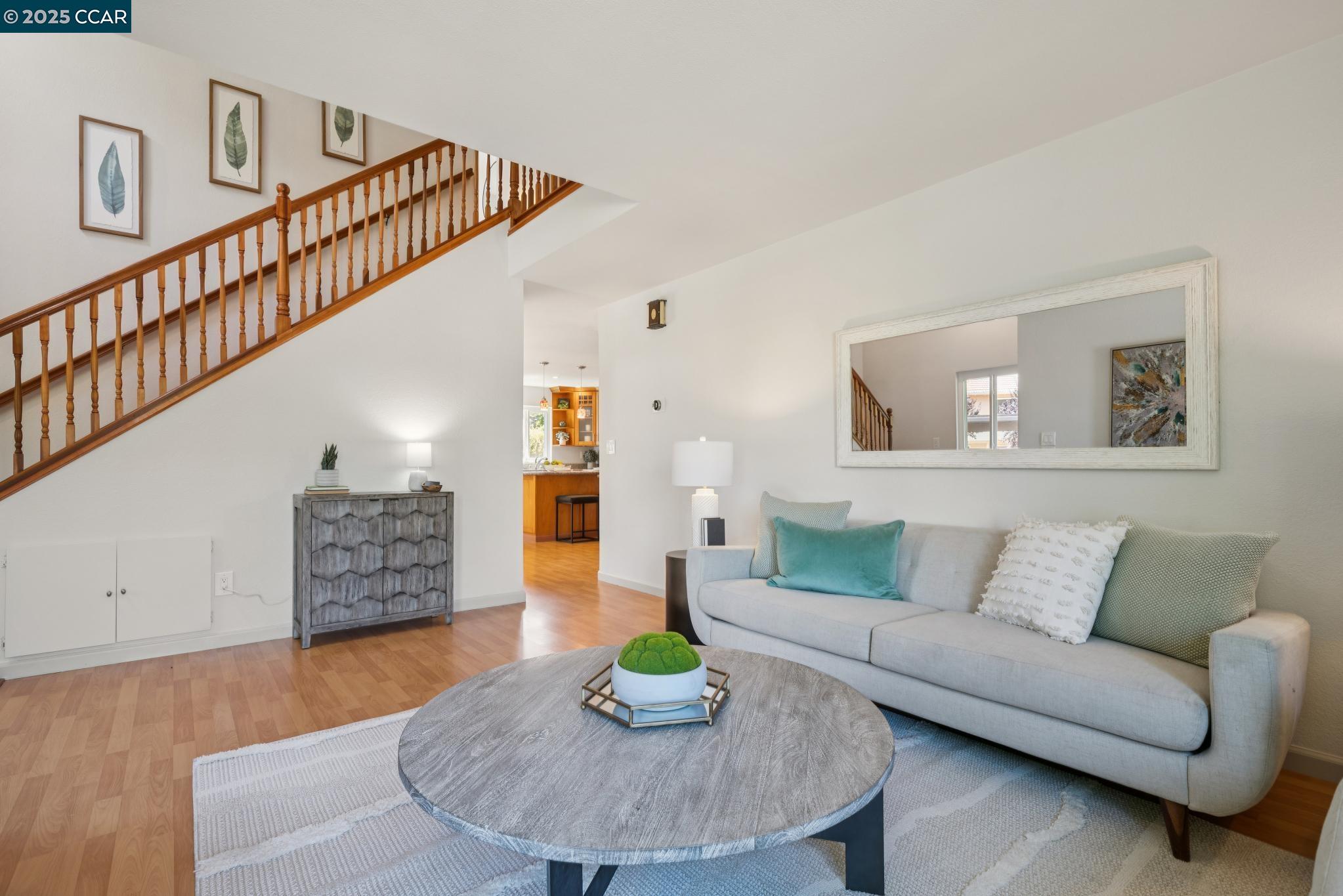 Detail Gallery Image 5 of 37 For 1158 Saint Matthew Pl #107,  Concord,  CA 94518 - 3 Beds | 2/1 Baths
