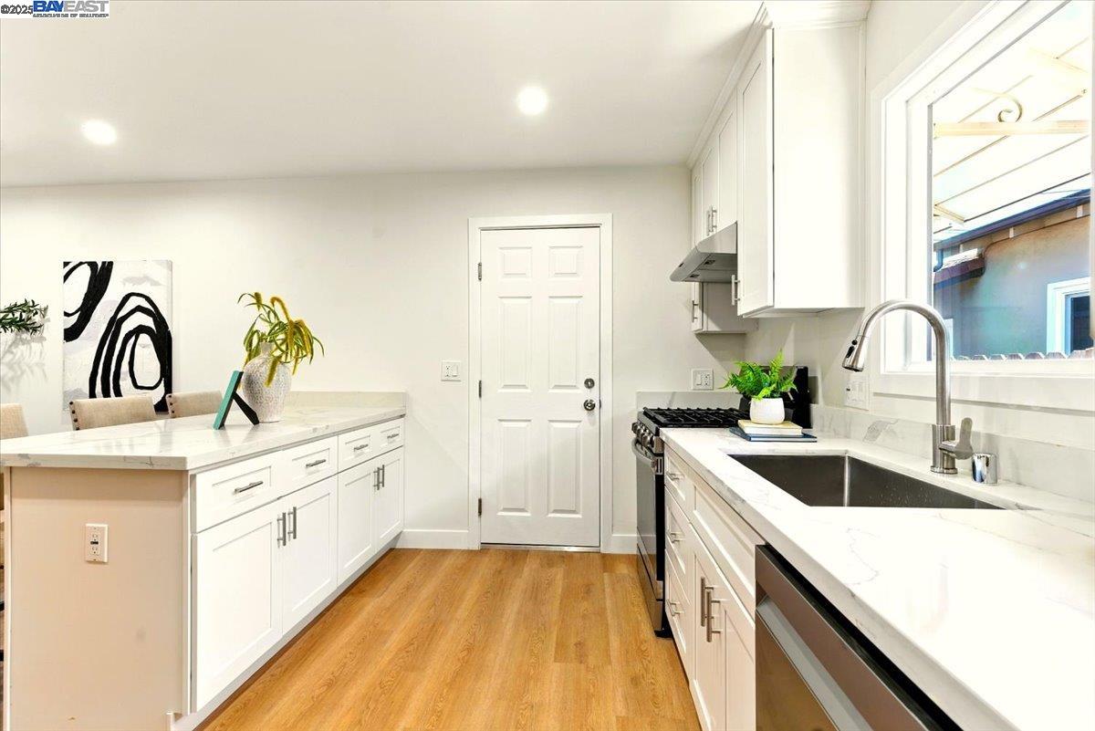 Detail Gallery Image 13 of 24 For 24635 Woodacre Ave, Hayward,  CA 94544 - 3 Beds | 2 Baths