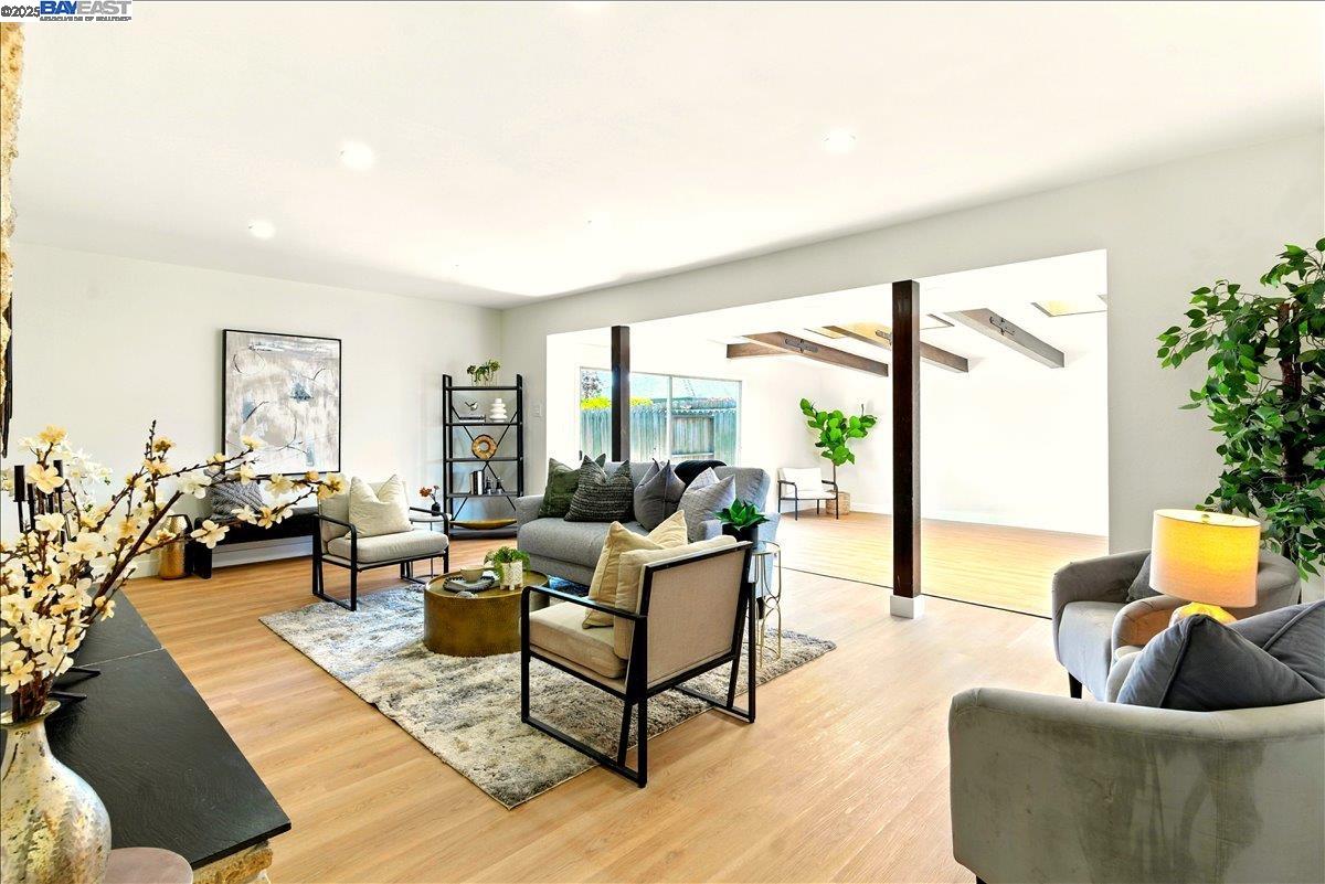 Detail Gallery Image 6 of 24 For 24635 Woodacre Ave, Hayward,  CA 94544 - 3 Beds | 2 Baths