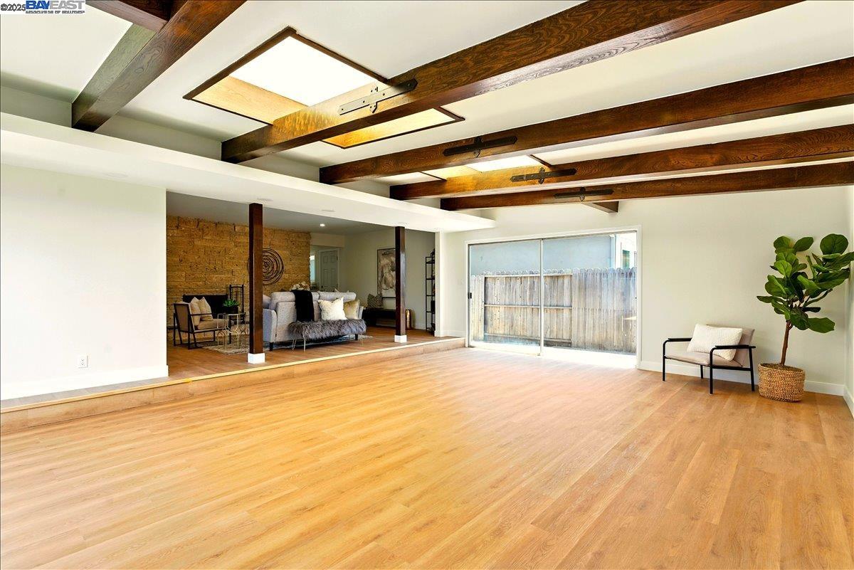 Detail Gallery Image 8 of 24 For 24635 Woodacre Ave, Hayward,  CA 94544 - 3 Beds | 2 Baths
