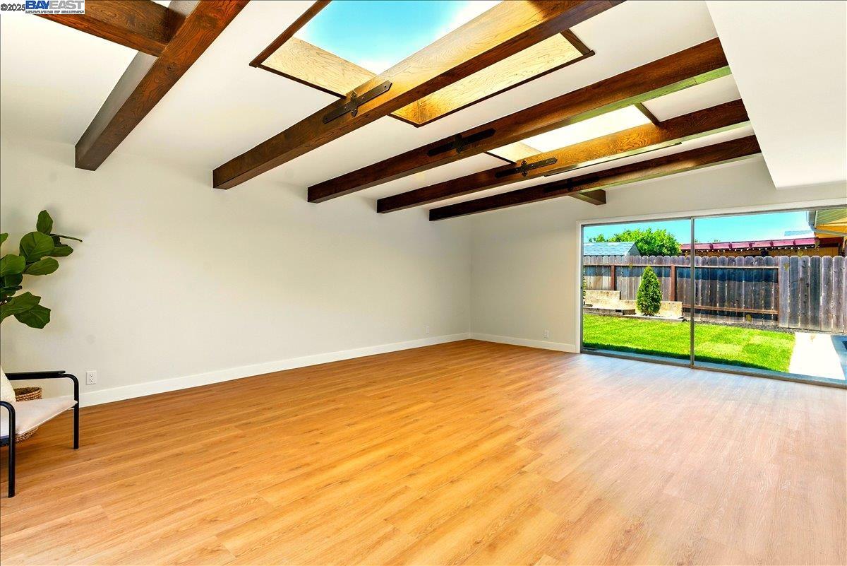 Detail Gallery Image 9 of 24 For 24635 Woodacre Ave, Hayward,  CA 94544 - 3 Beds | 2 Baths