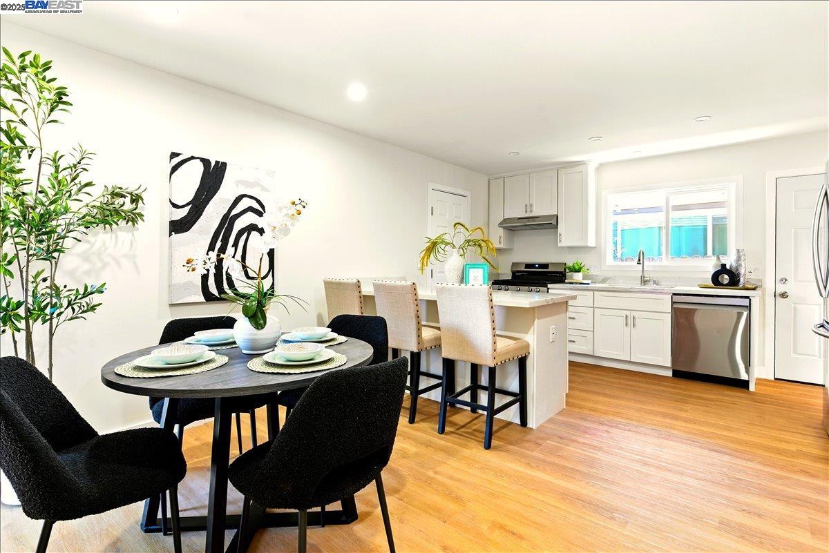 Detail Gallery Image 10 of 24 For 24635 Woodacre Ave, Hayward,  CA 94544 - 3 Beds | 2 Baths