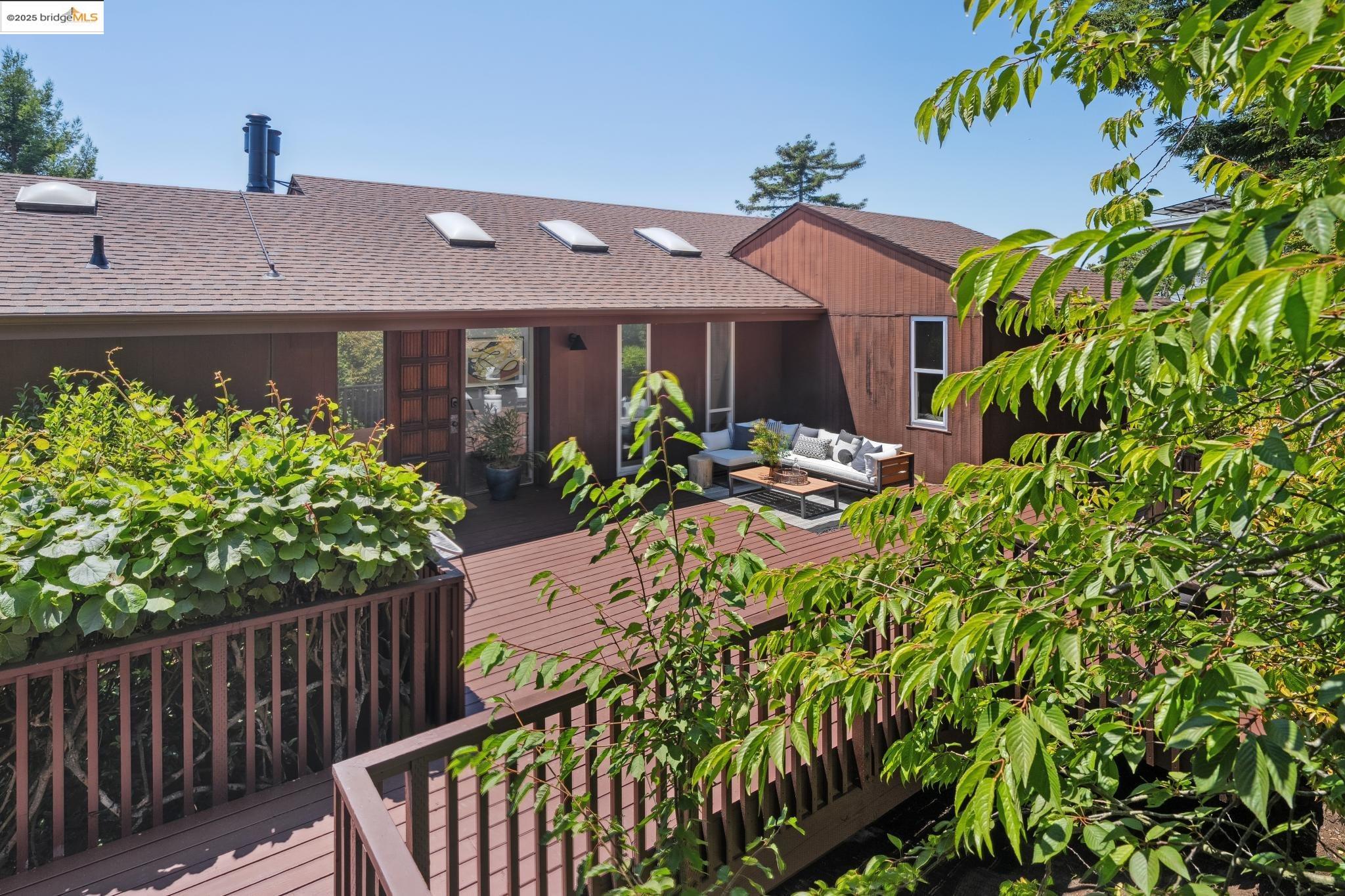 Detail Gallery Image 1 of 56 For 120 Hill Rd, Berkeley,  CA 94708 - 4 Beds | 2/2 Baths