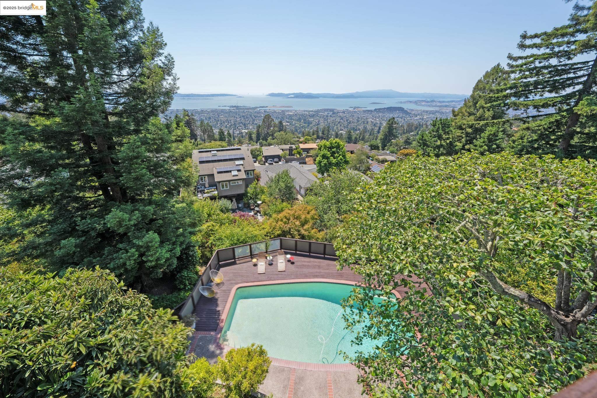 Detail Gallery Image 13 of 56 For 120 Hill Rd, Berkeley,  CA 94708 - 4 Beds | 2/2 Baths