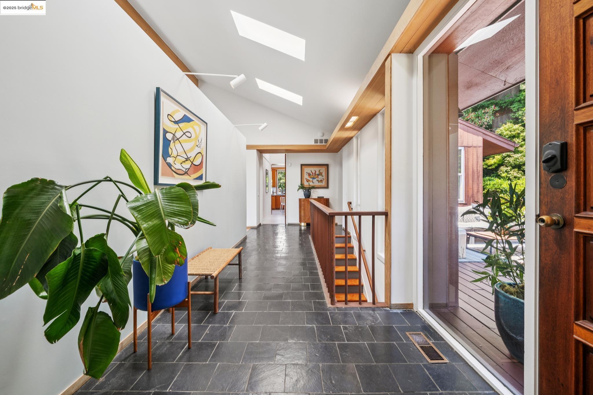 Detail Gallery Image 3 of 56 For 120 Hill Rd, Berkeley,  CA 94708 - 4 Beds | 2/2 Baths