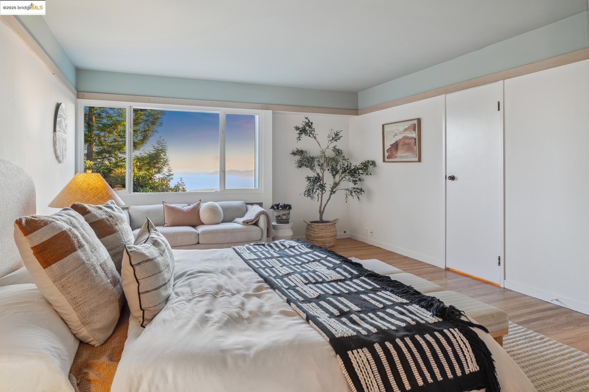 Detail Gallery Image 28 of 56 For 120 Hill Rd, Berkeley,  CA 94708 - 4 Beds | 2/2 Baths
