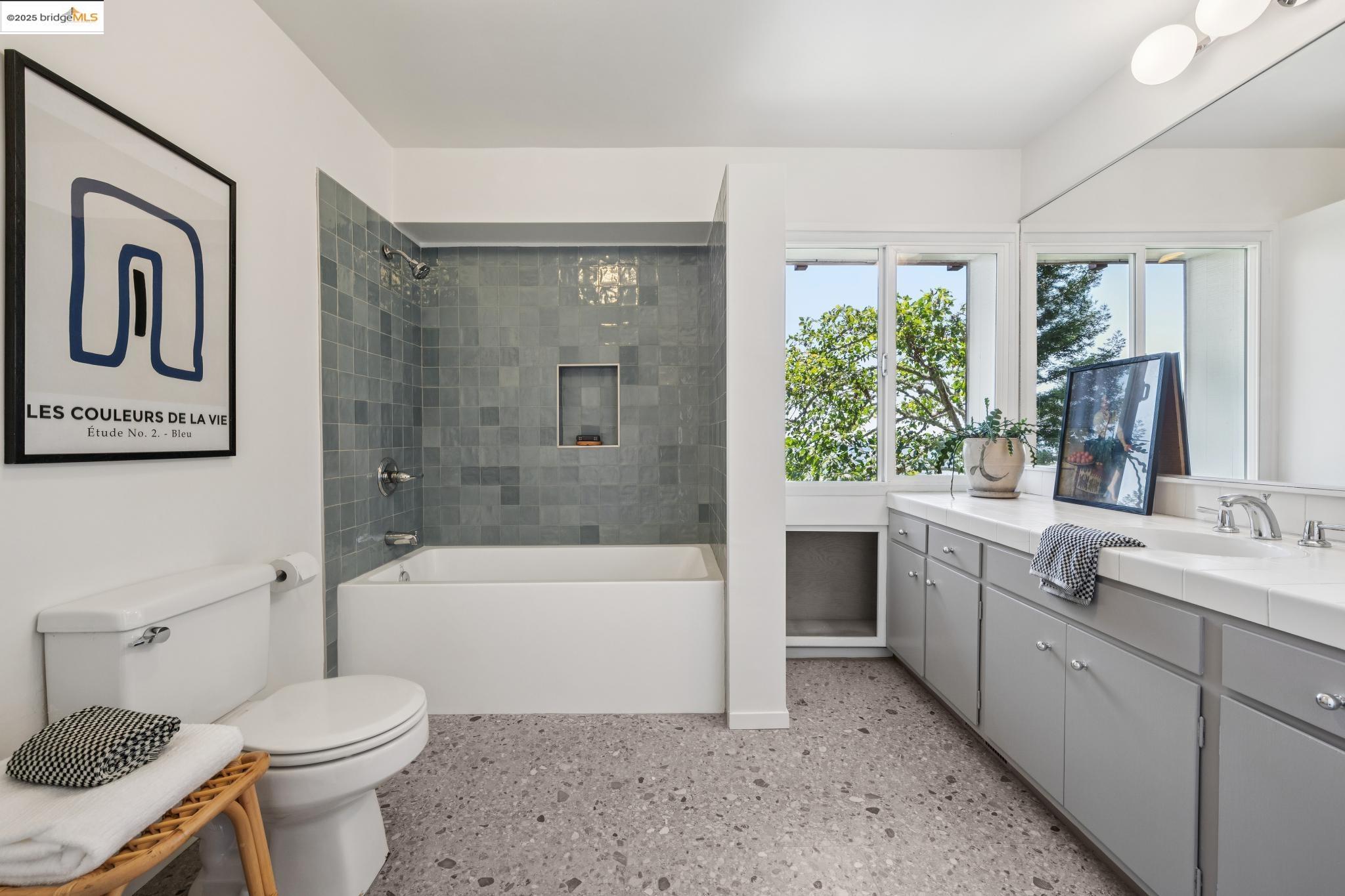 Detail Gallery Image 30 of 56 For 120 Hill Rd, Berkeley,  CA 94708 - 4 Beds | 2/2 Baths